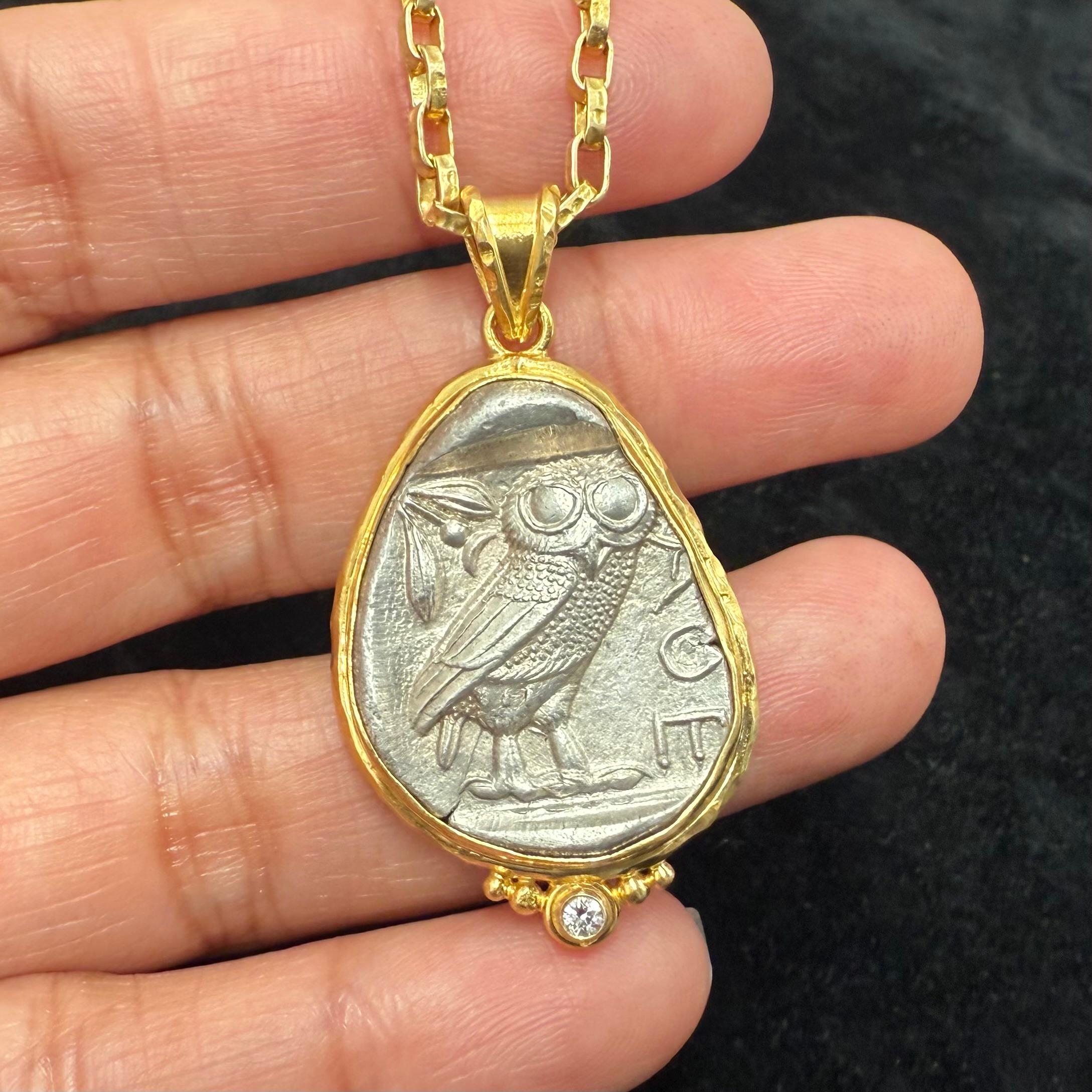 Pendentif en or 18 carats Athéna, hibou de la Grèce antique, 5e siècle av. en vente 3
