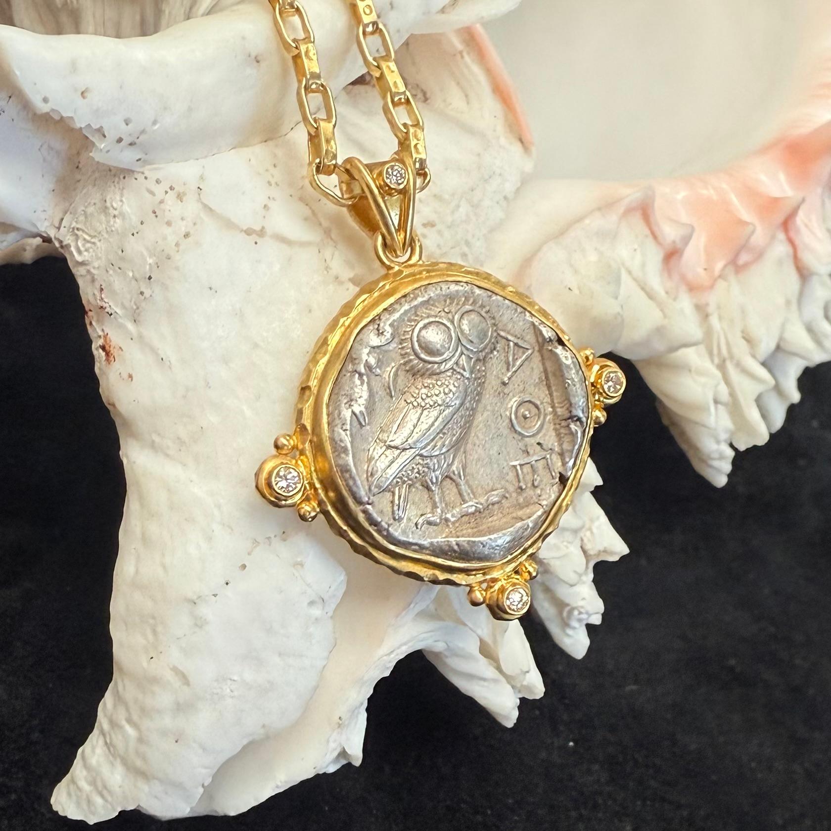 Antico ciondolo greco del 5° secolo a.C. Atena Gufo con diamanti in oro 18 carati in vendita 4