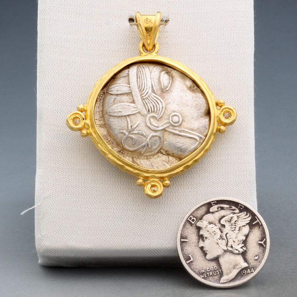 Antico ciondolo greco del 5° secolo a.C. Atena Gufo con diamanti in oro 18 carati In condizioni Nuovo in vendita a Soquel, CA