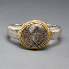 Antiker griechischer Korinthischer Helm aus dem 5. Jahrhundert BC Korinthische Münze Silber 18K Gold Herrenring
