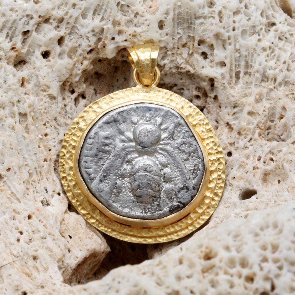 Women's or Men's Ancient Greek 5th Century BC Ephesus Bee Coin 18K Gold Pendant  For Sale