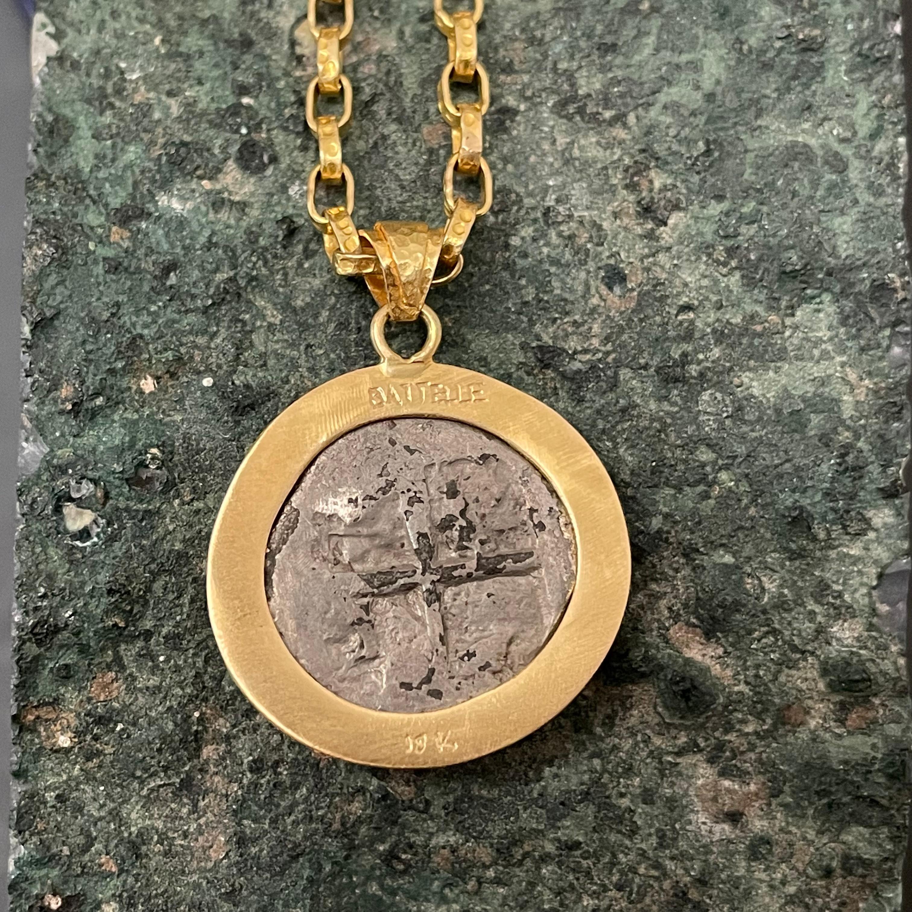 Pendentif en or 18 carats avec pièce de monnaie grecque Ephèse du 5e siècle avant J.-C.  en vente 1