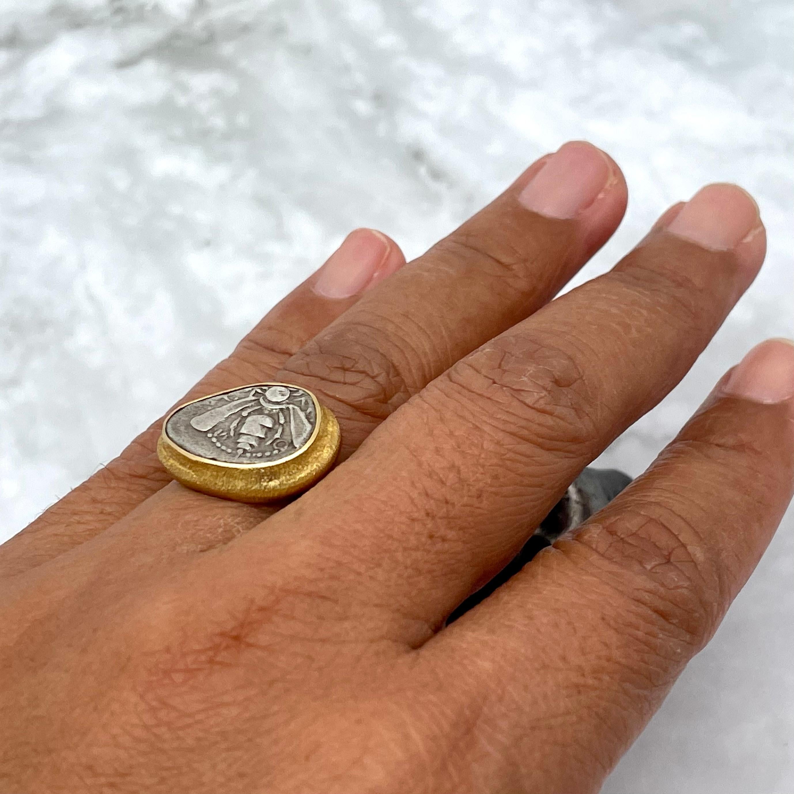 Bague grecque du 5e siècle avant J.-C. avec pièce d'abeille d'Éphèse en or 18 carats Neuf - En vente à Soquel, CA