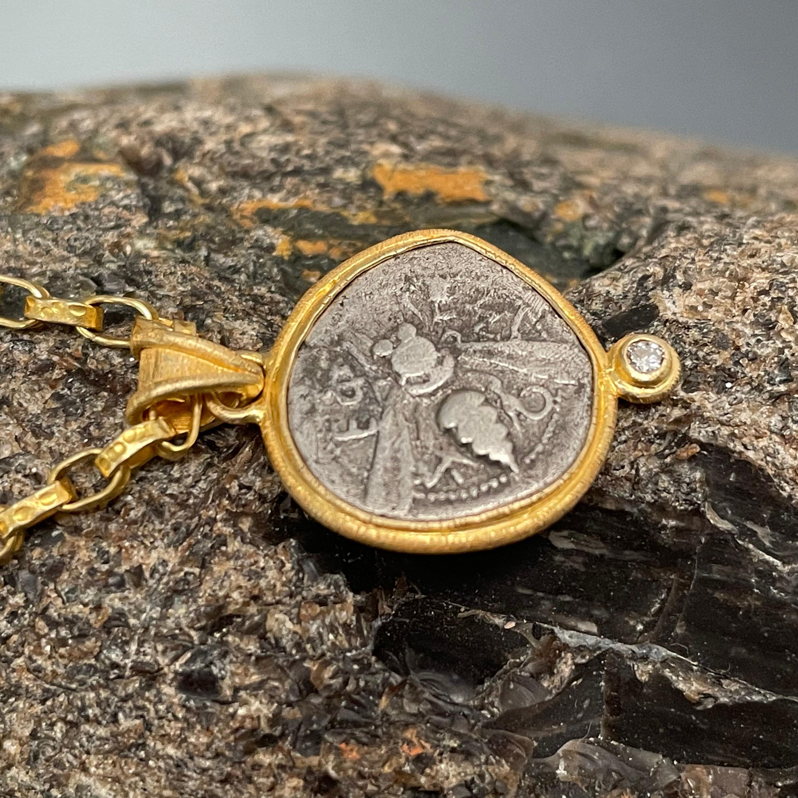 Antike griechische Phönix-Bienenenmünze, 5. Jahrhundert v. Chr., Diamant-Anhänger aus 18K Gold (Klassisch-griechisch) im Angebot