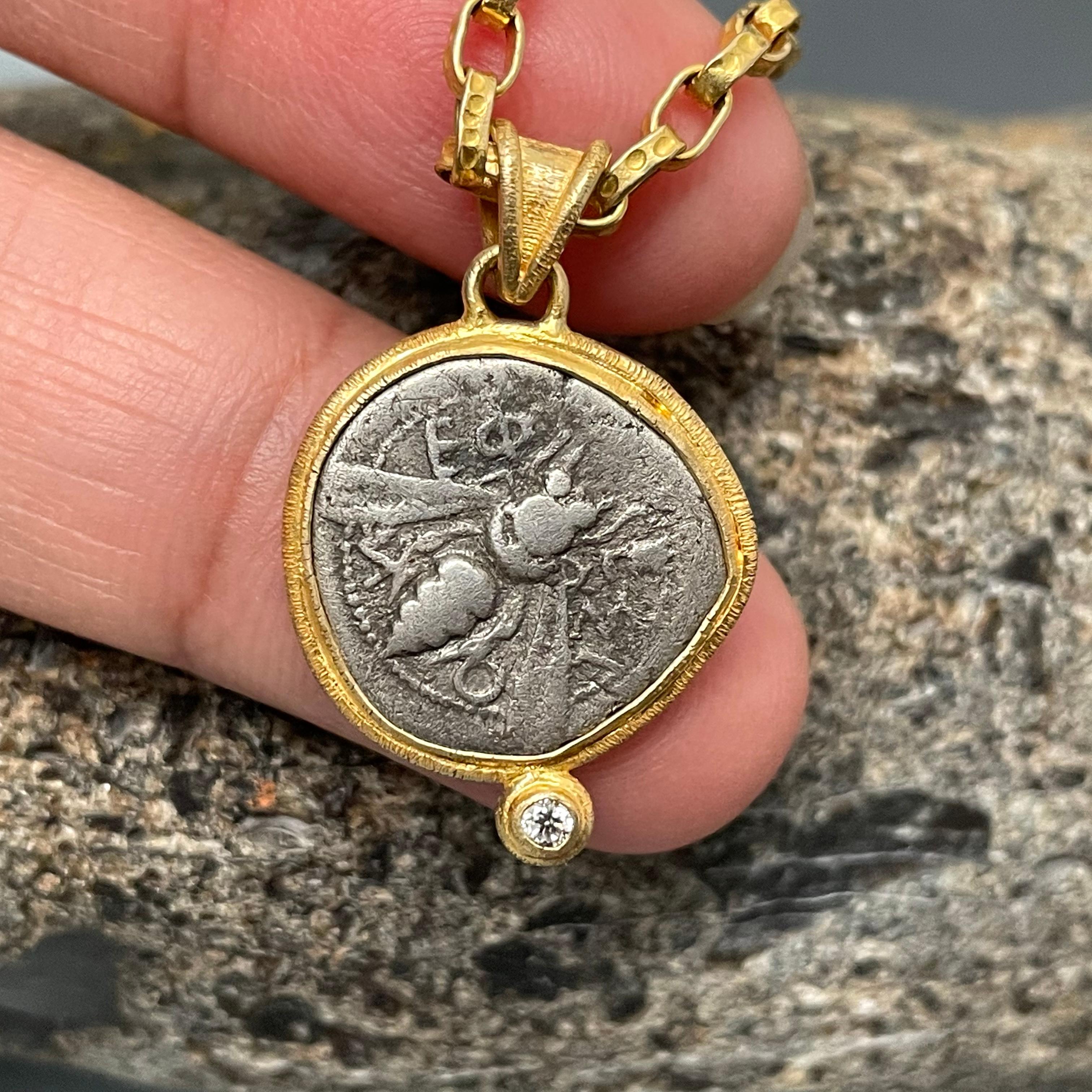 Antike griechische Phönix-Bienenenmünze, 5. Jahrhundert v. Chr., Diamant-Anhänger aus 18K Gold im Zustand „Neu“ im Angebot in Soquel, CA