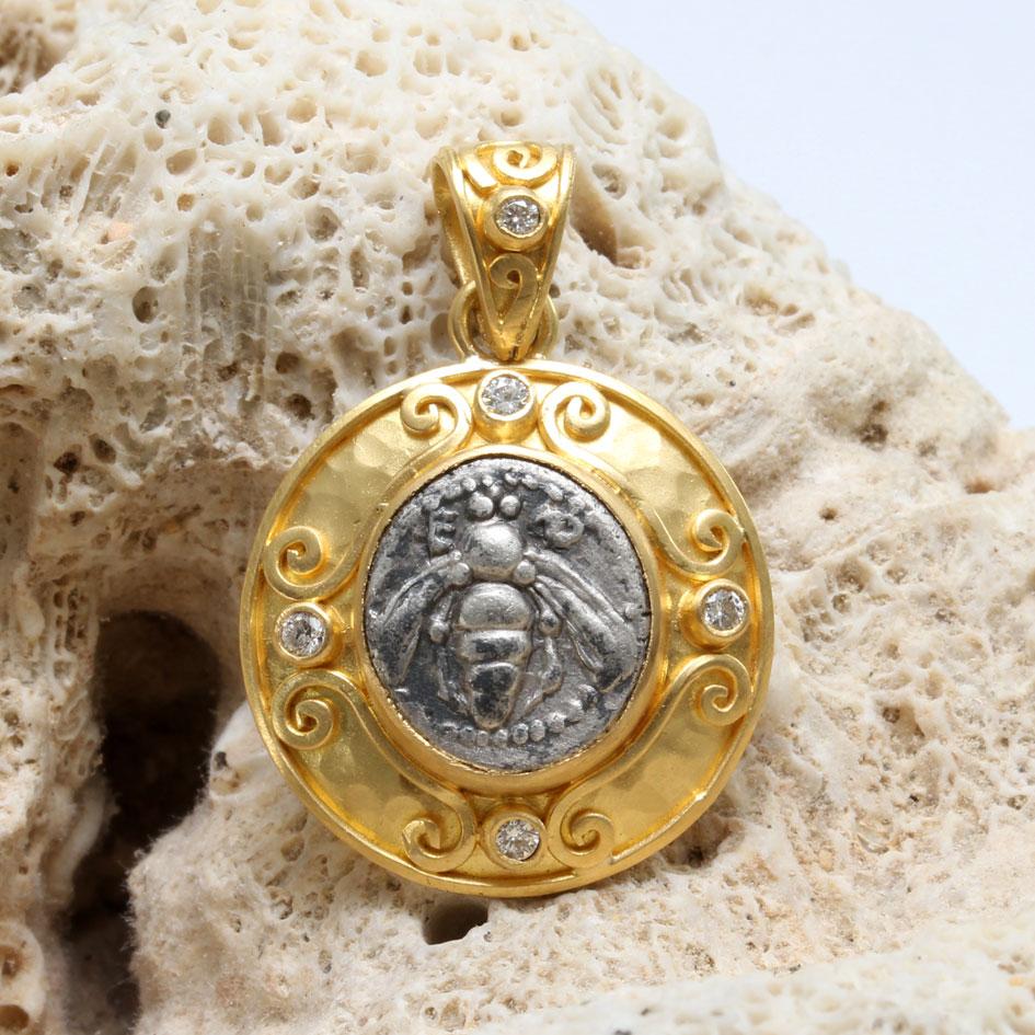 Rose Cut Ancient Greek 5th Century BC Ephesus Bee Coin Diamonds 22K Gold Pendant For Sale