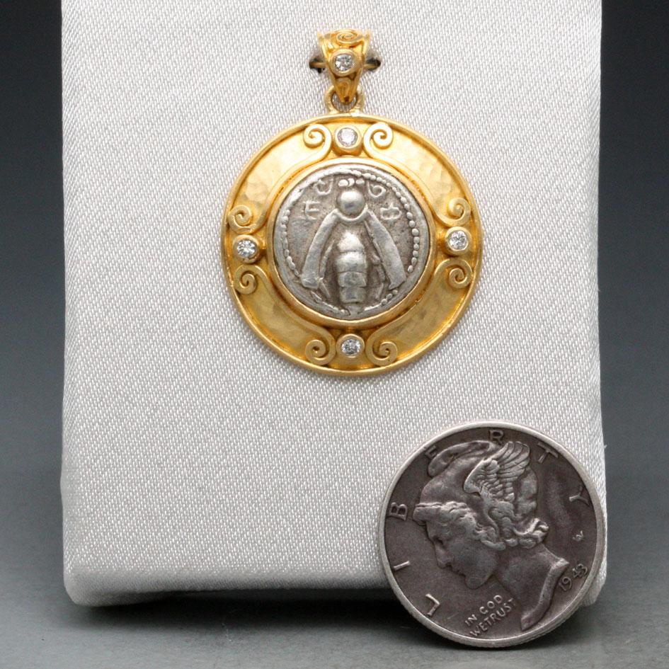 Ancient Greek 5th Century BC Ephesus Bee Diamonds 22K Gold Pendant In New Condition In Soquel, CA