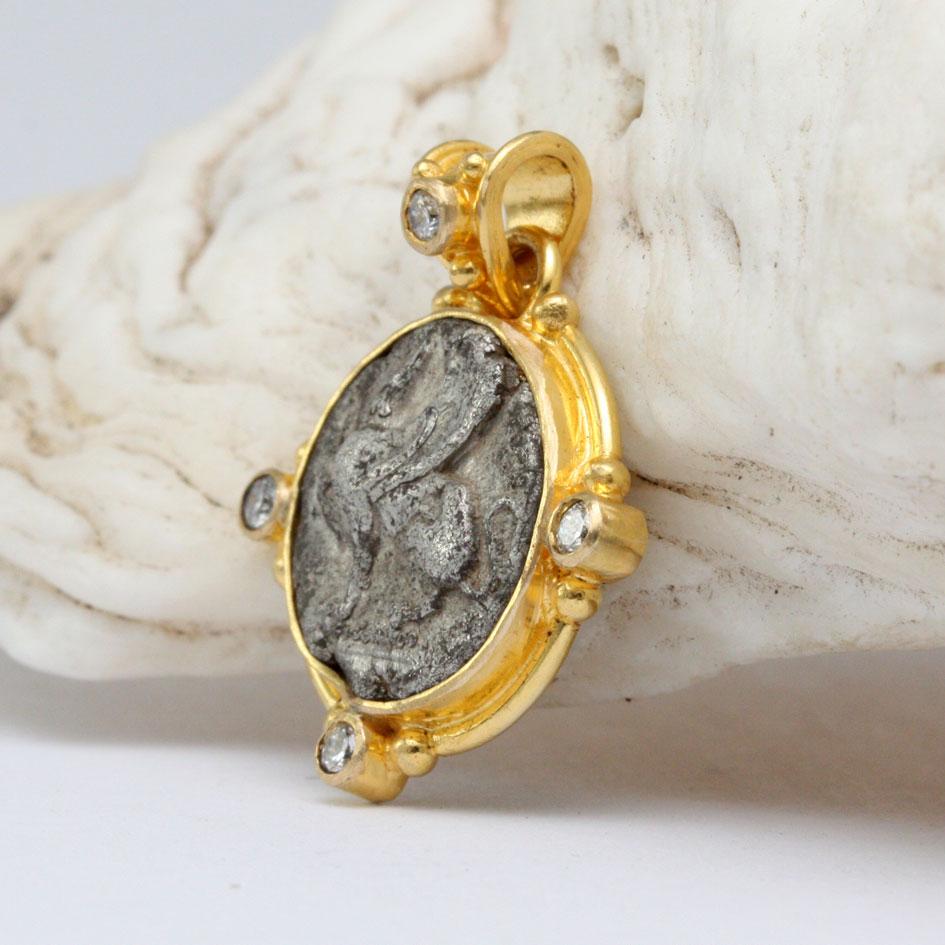 Pendentif en or 18 carats en forme de griffe grecque ancienne, 5e siècle avant J.-C., avec diamants 4