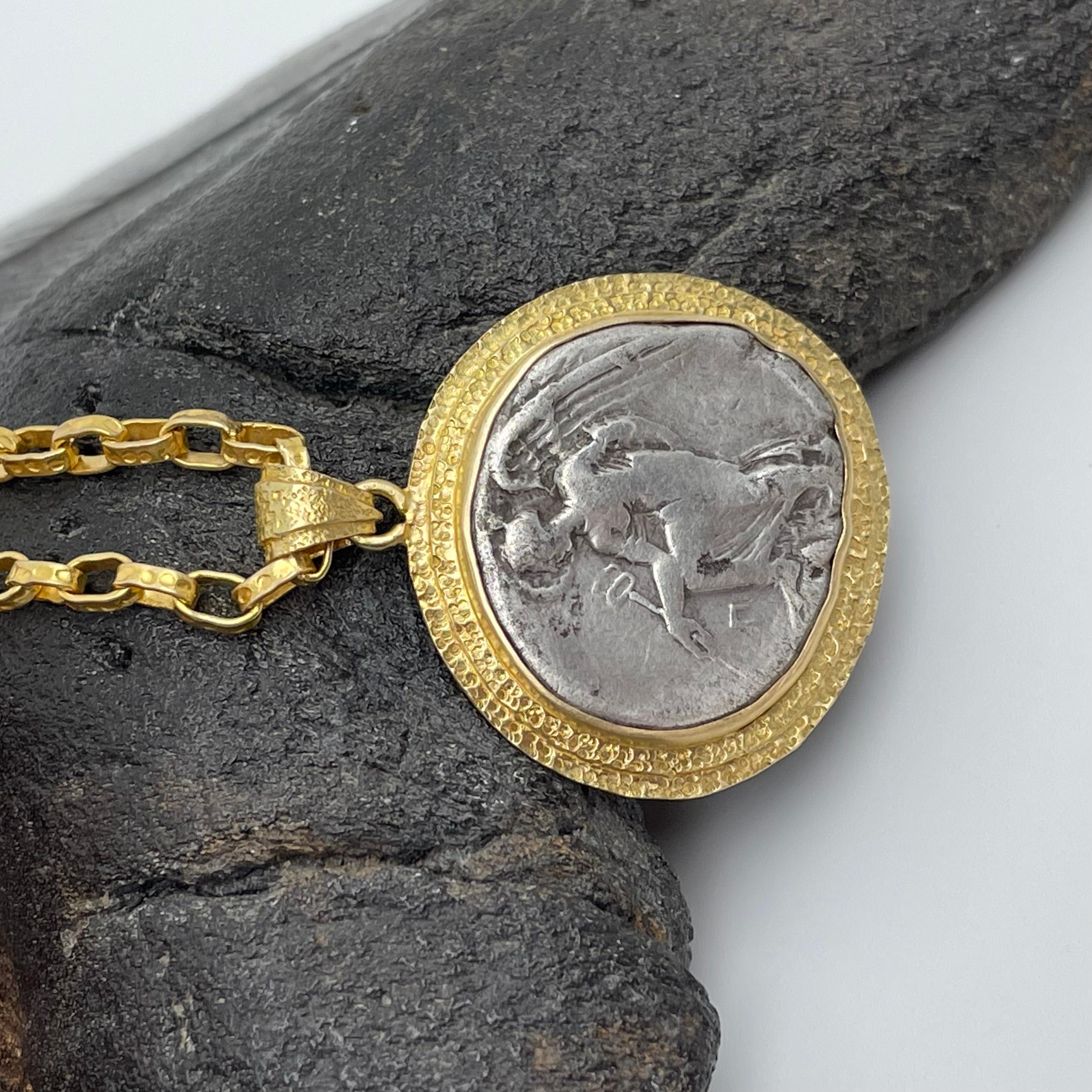 Ancient Greek 5th Century BC Nike Coin 18k Gold Pendant In New Condition For Sale In Soquel, CA