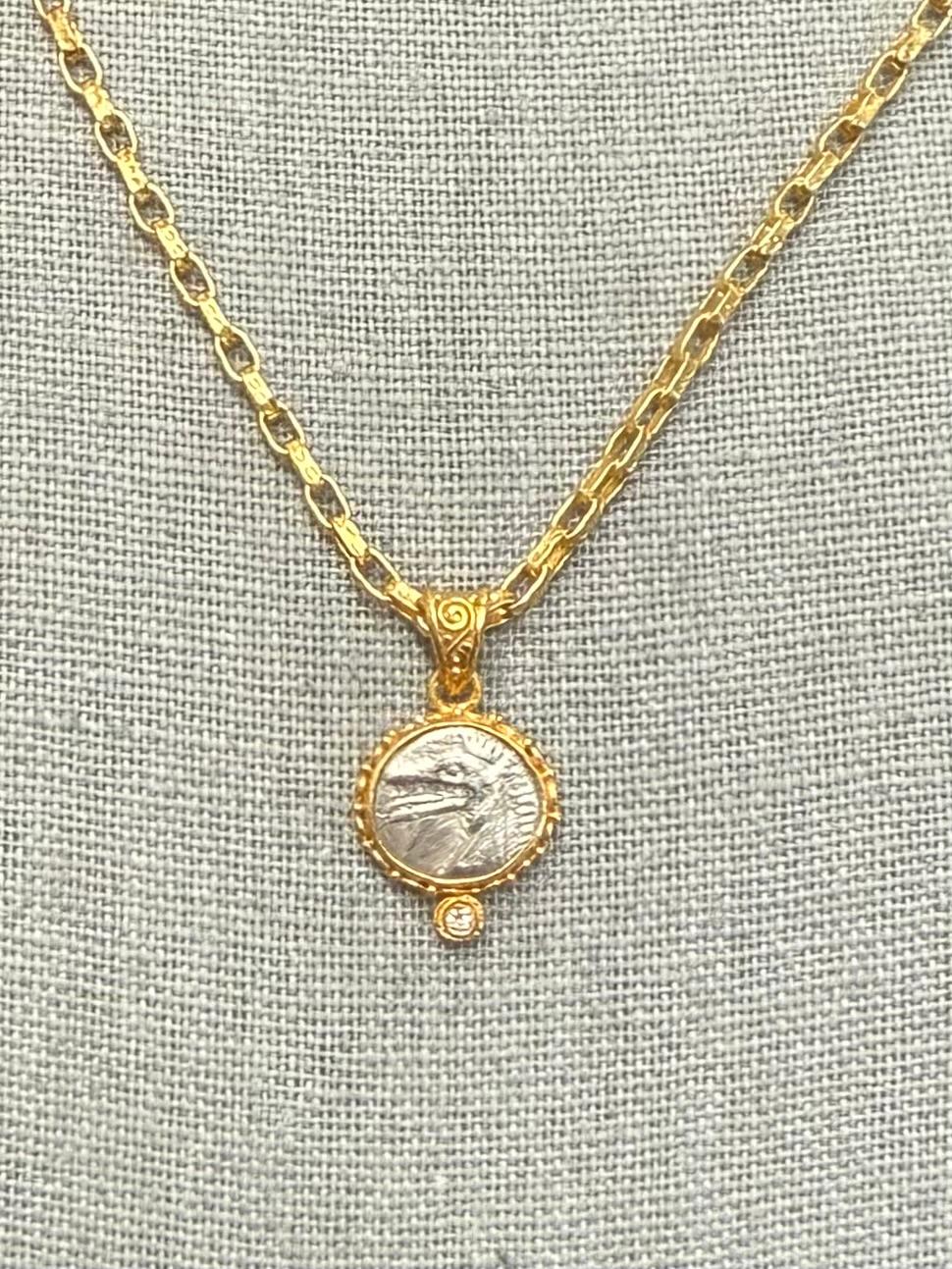 Moneta del mostro marino greco del 5° secolo a.C. Ciondolo in oro 18 carati con diamante in vendita 5