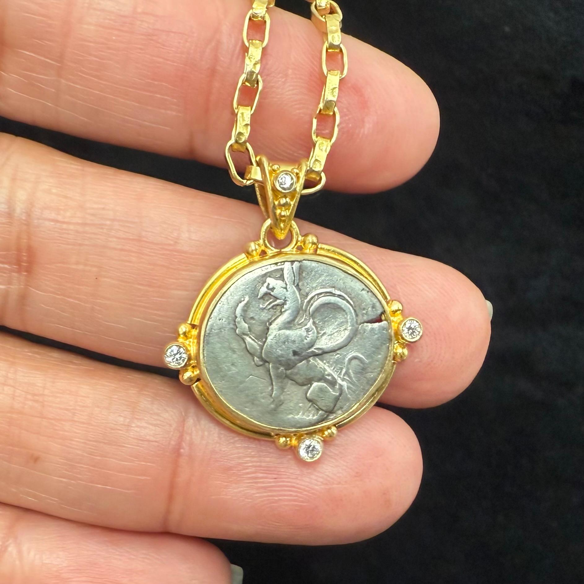 Ciondolo in oro 18 carati con grifone in argento del 5° secolo a.C. in vendita 2