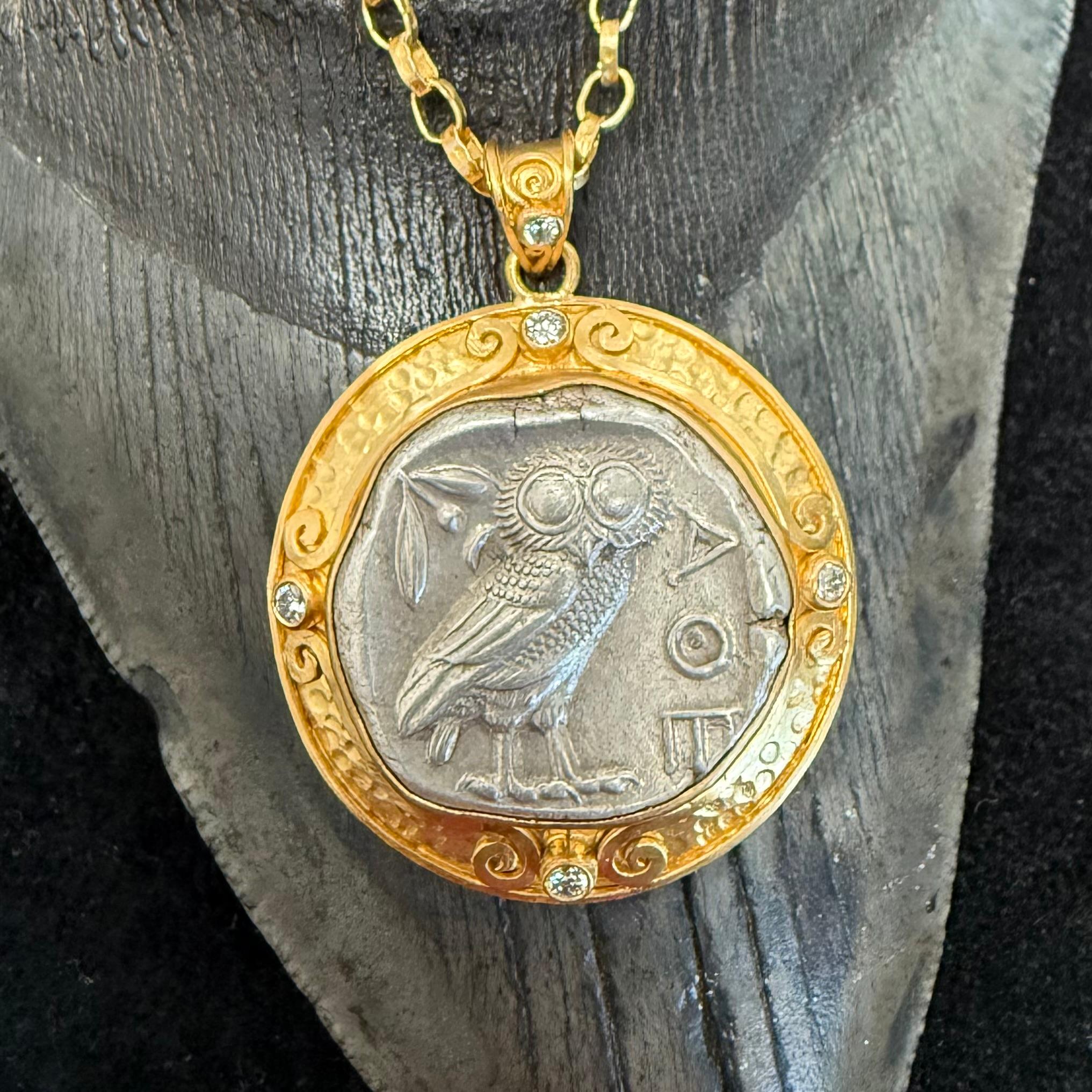 Pendentif en or 22K de la Grèce antique du 5ème siècle avant J.C., en argent, avec une pièce de monnaie en forme de hibou, sertie de diamants en vente 5