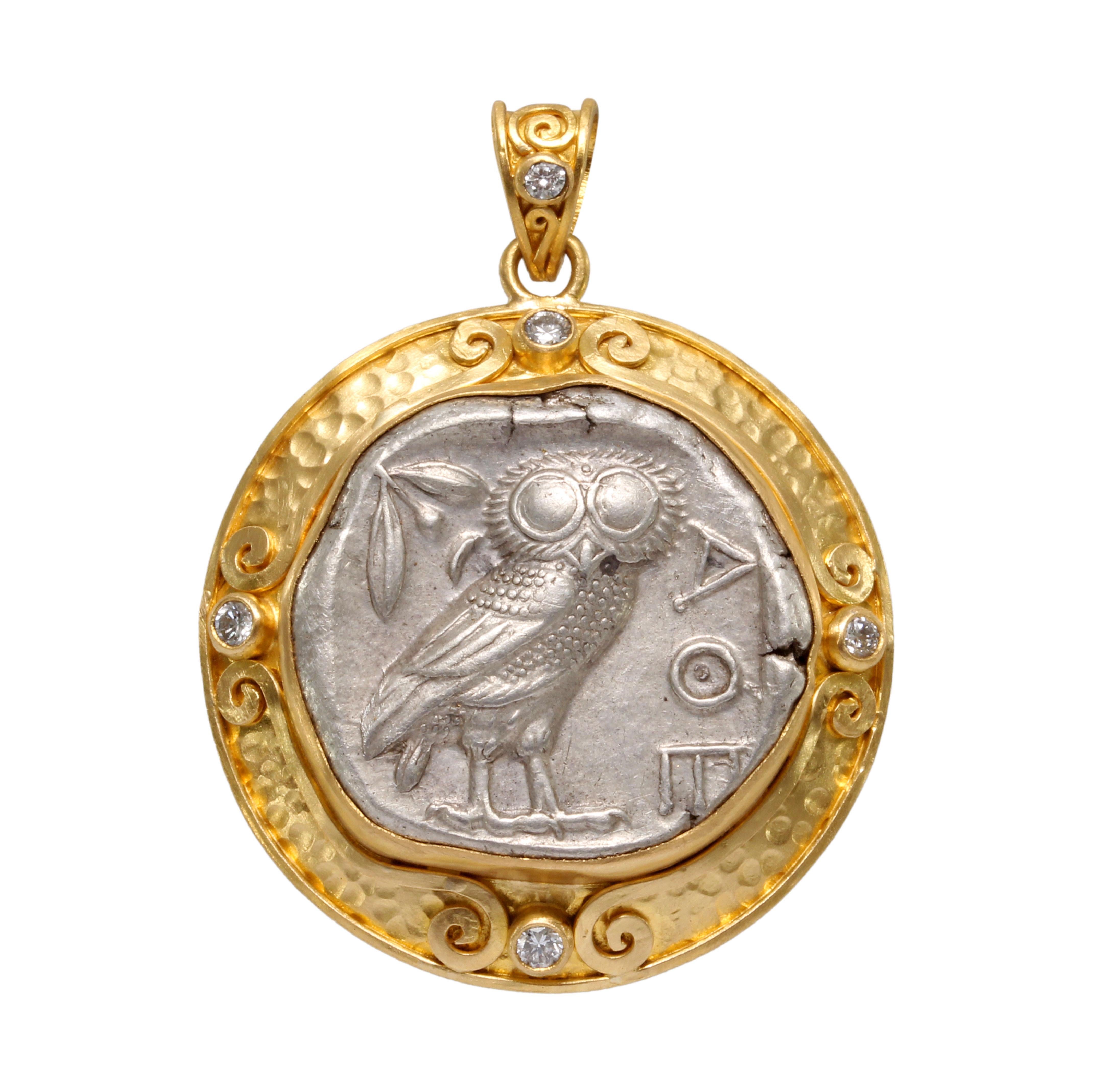 Pendentif en or 22K de la Grèce antique du 5ème siècle avant J.C., en argent, avec une pièce de monnaie en forme de hibou, sertie de diamants Neuf - En vente à Soquel, CA