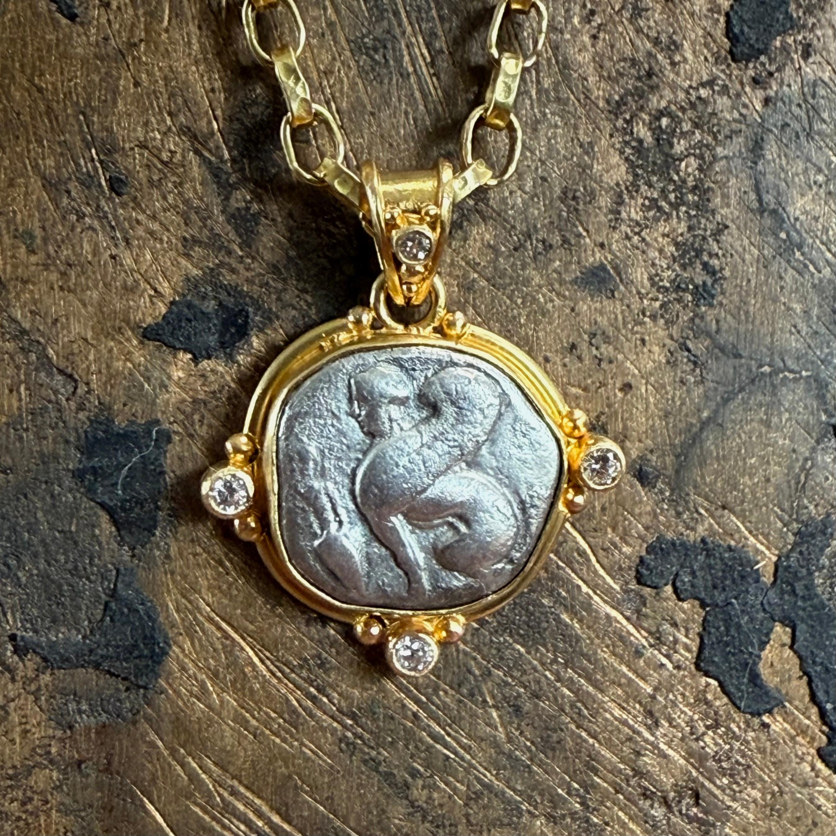 Pendentif en or 18 carats Sphinx de l'Antiquité grecque du 5e siècle av. en vente 3