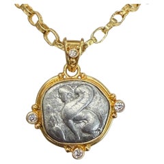 Colgante Esfinge Griega Antigua Siglo V a.C. Moneda Diamantes Oro 18K