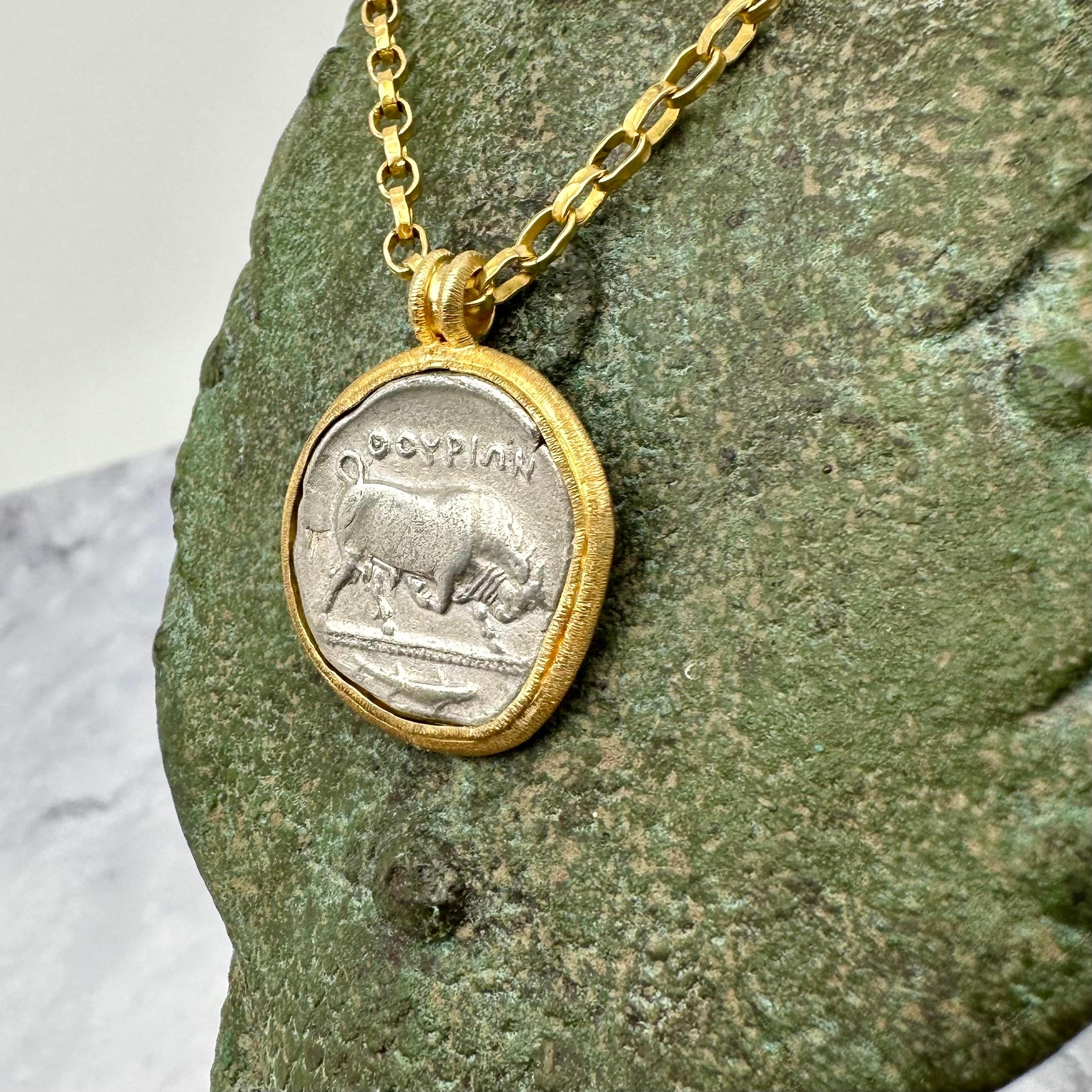 Ancient Greek 5th Century BCE Silver Bull Coin 18k Gold Pendant In New Condition For Sale In Soquel, CA