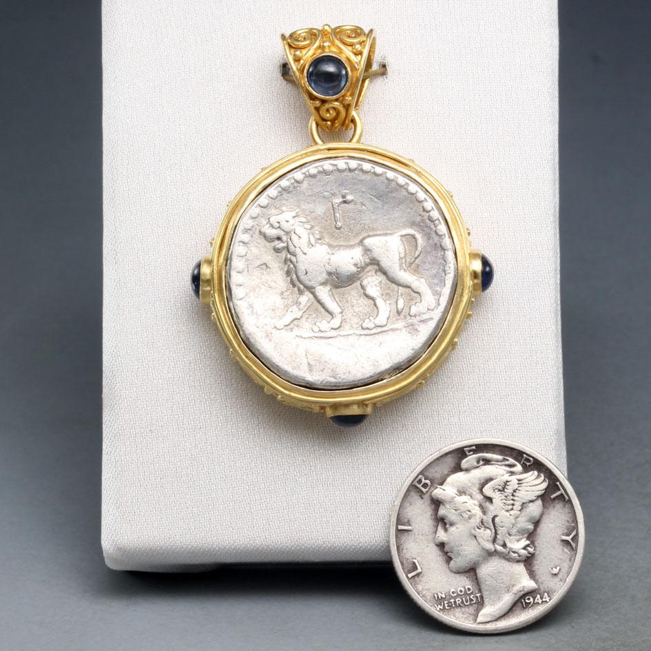 Ancient Greek Alexander the Great Lion Coin Blue Sapphires 18K Gold Pendant For Sale 1