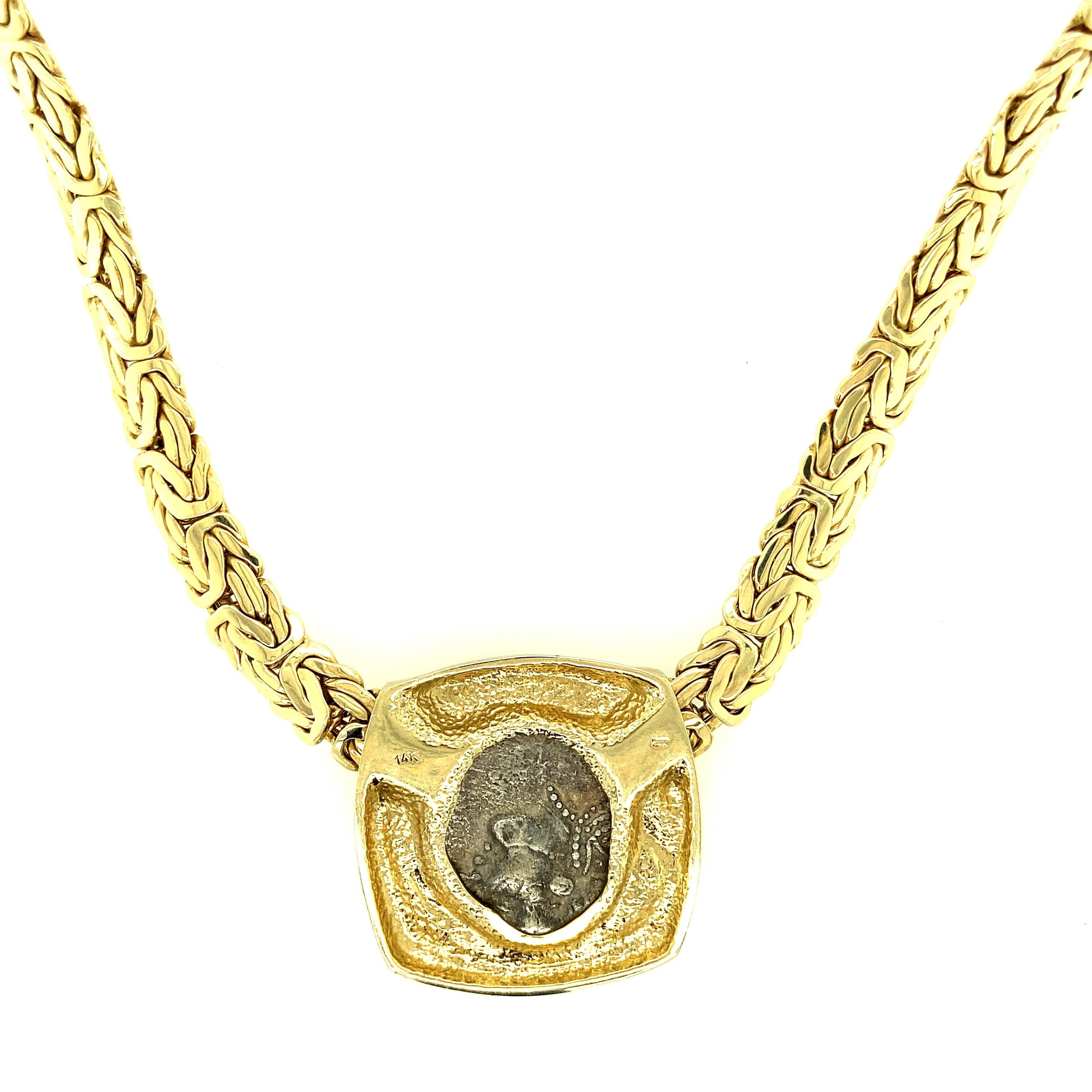 Antica Atena greca e la civetta - Collana con ciondolo in tetradrammi d'argento In condizioni buone a Towson, MD