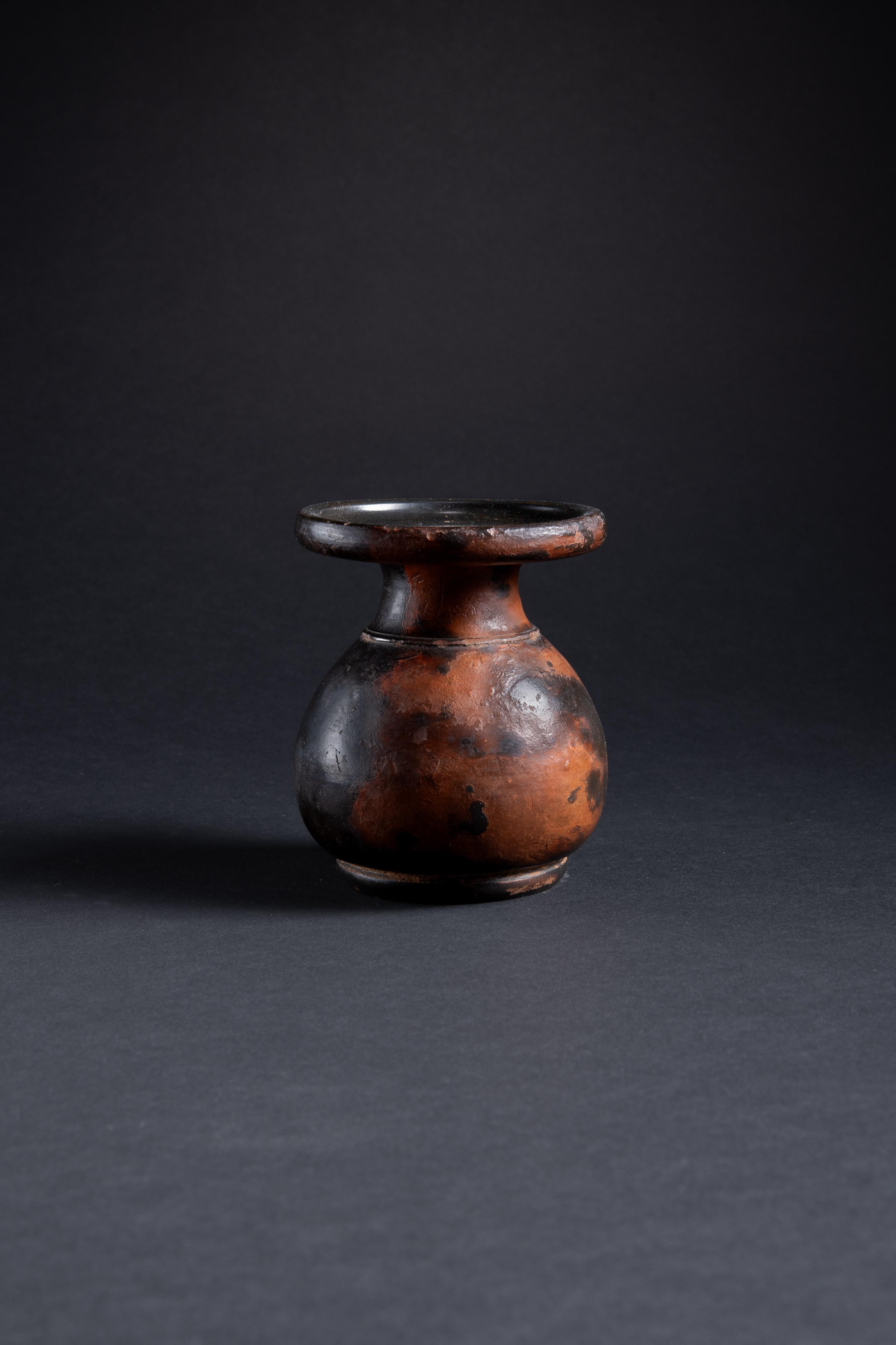 Grec Bouteille à parfum grecque ancienne en émail noir en vente