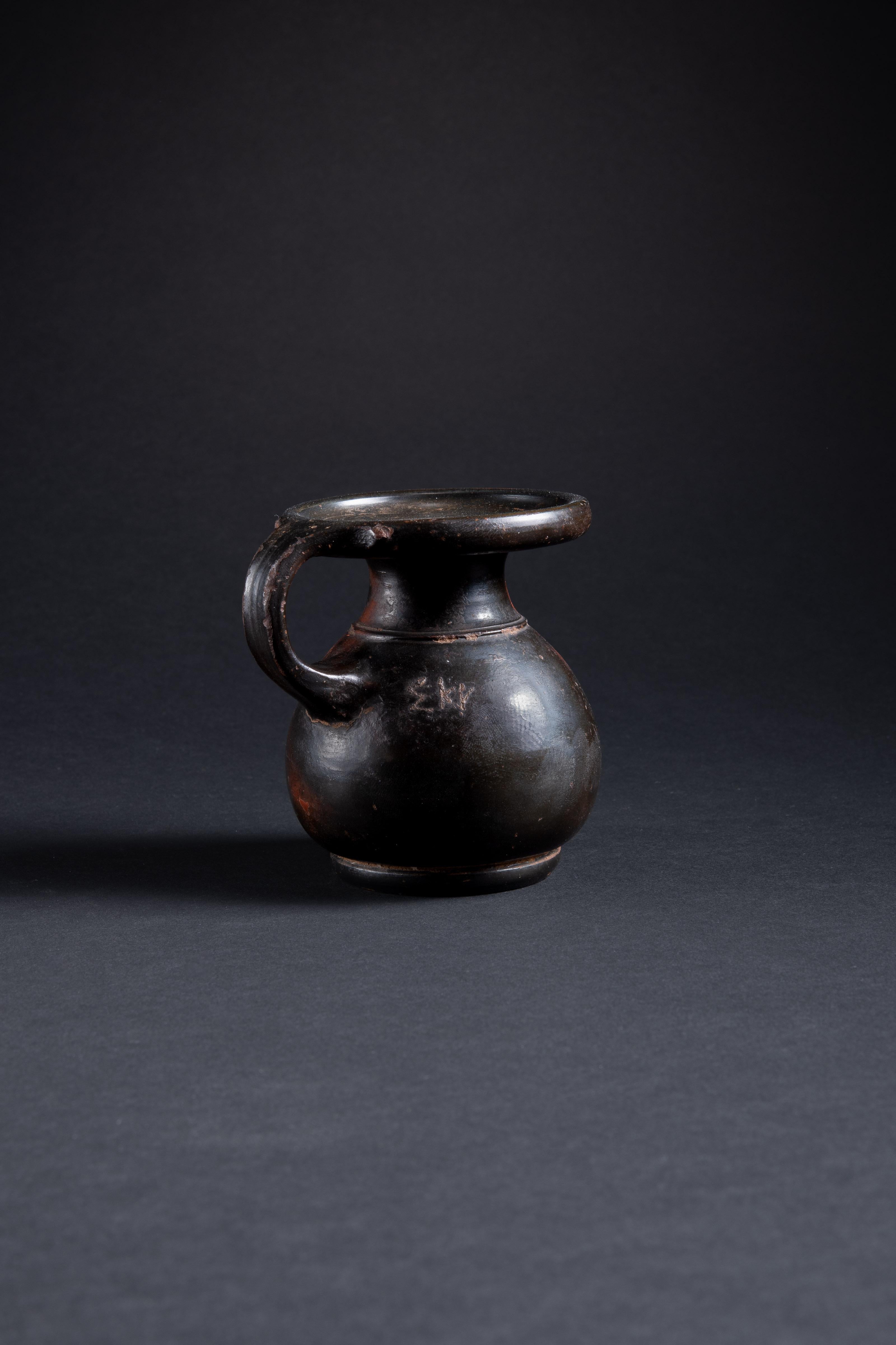 Bouteille à parfum grecque ancienne en émail noir Excellent état - En vente à London, GB