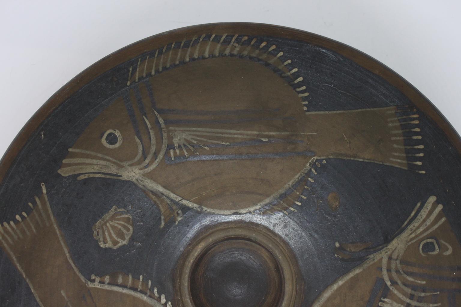 18th Century and Earlier Ancient Greek Ceramic Plate with Fish Decor 4th Century BC For Sale