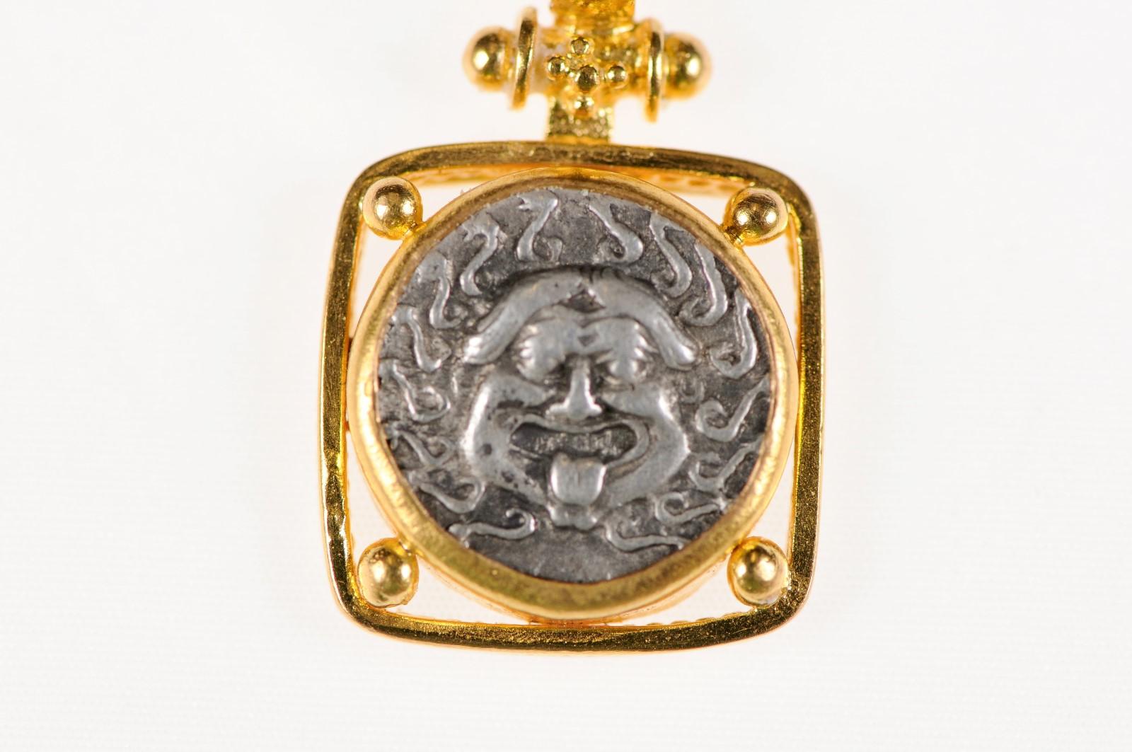 Pendentif en pièces de monnaie Drachme de la Grèce antique (pendentif uniquement) en vente 2