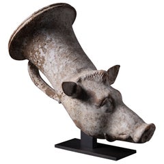 Vase à boire grec ancien en forme de tête de sanglier