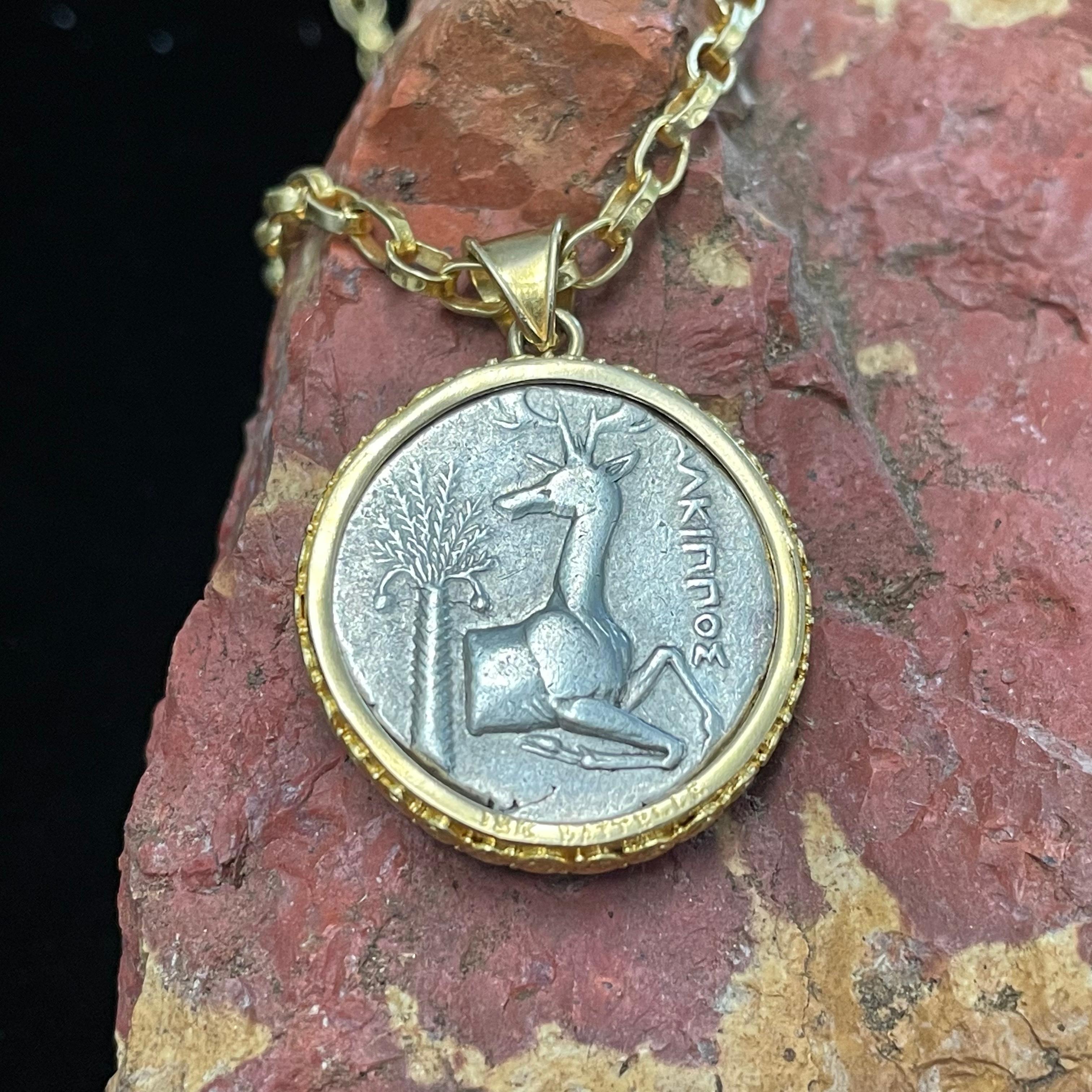 Ancient Greek 4th Century BC Ephesus Bee Coin Pendant Diamond 22K Gold In New Condition For Sale In Soquel, CA