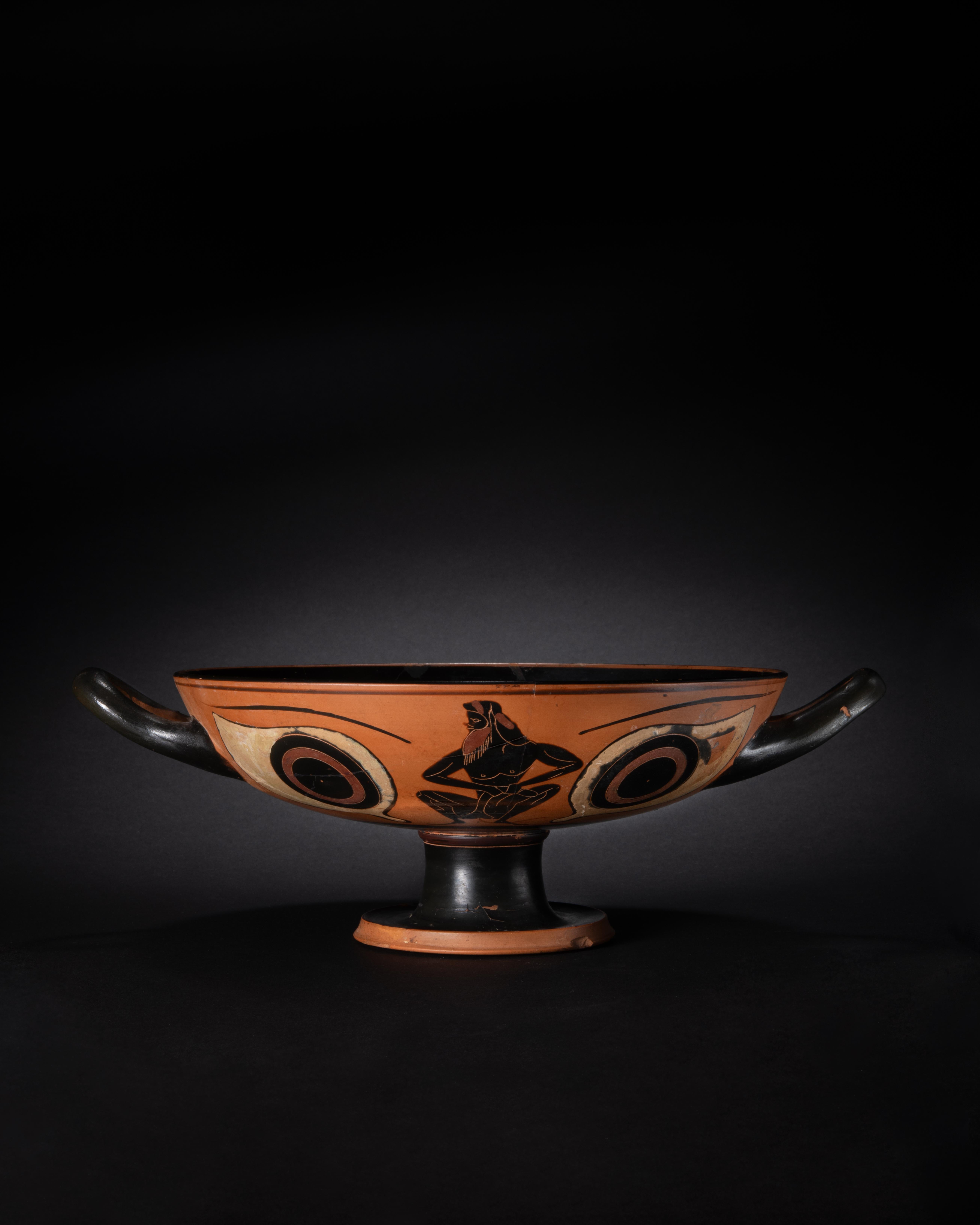 Tazza da vino erotica dell'antica Grecia con occhi dipinti