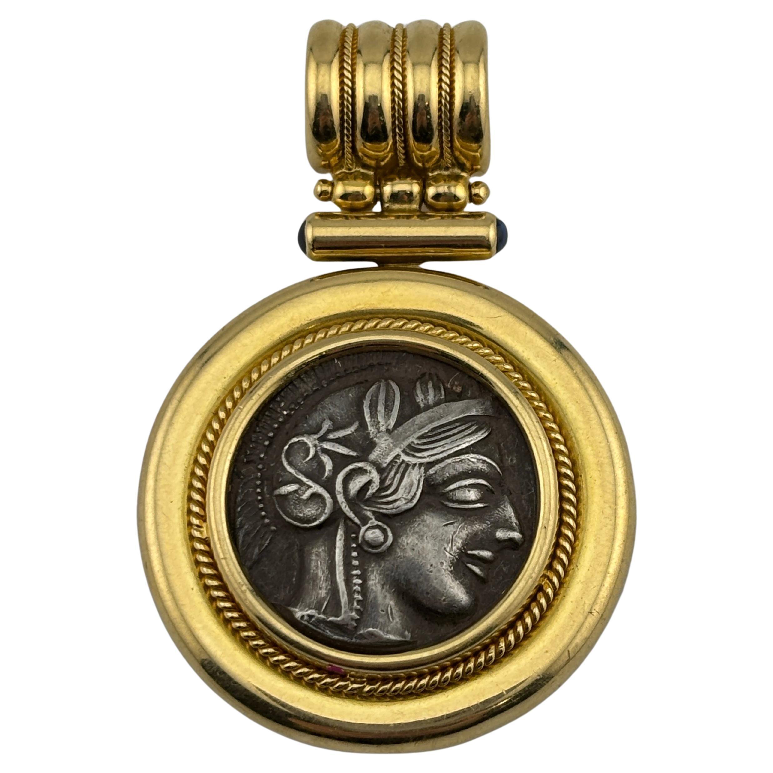 Moneda de Plata de Ley Inspirada en la Antigua Grecia Engarzada en Oro Amarillo de 18k/Colgante