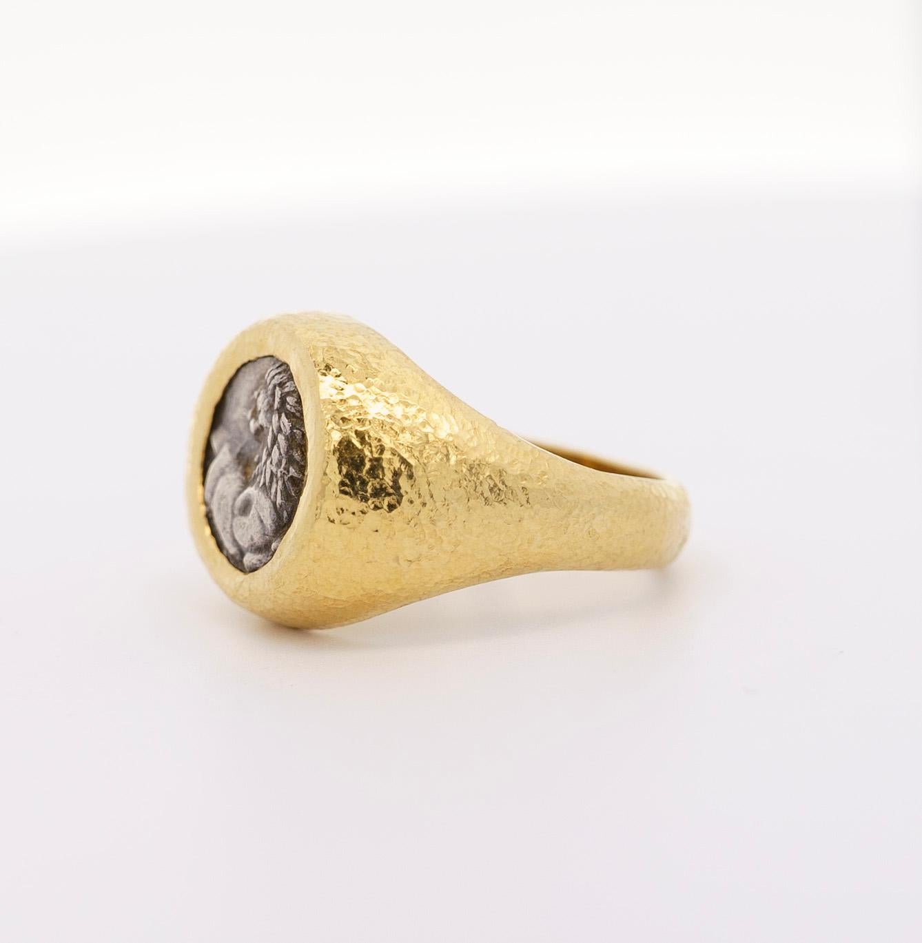 Ancienne bague pour hommes Hemidrachm 400 avant J.-C. en or 20 carats avec finition martelée en vente 1