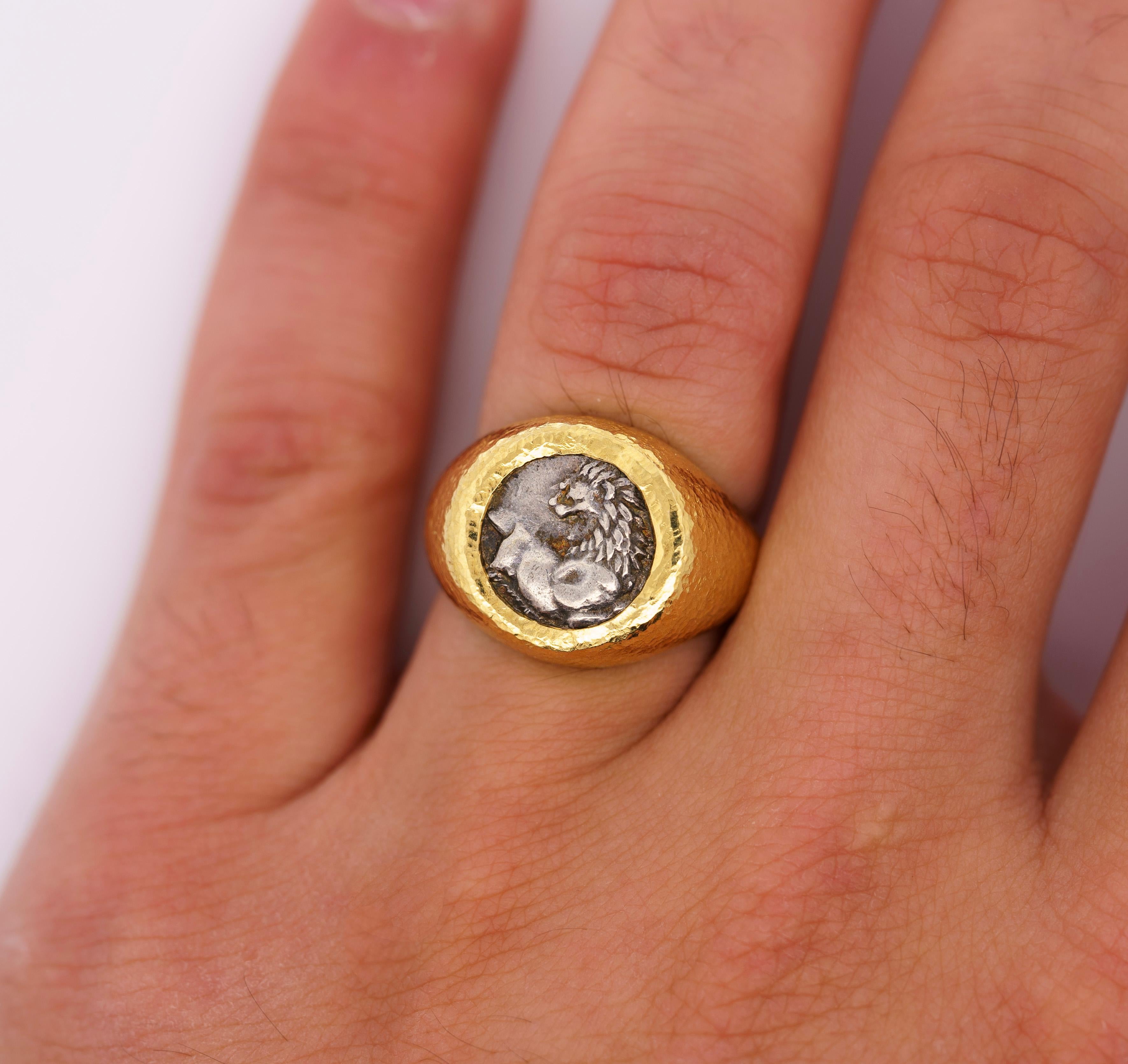 Ancienne bague pour hommes Hemidrachm 400 avant J.-C. en or 20 carats avec finition martelée en vente 3