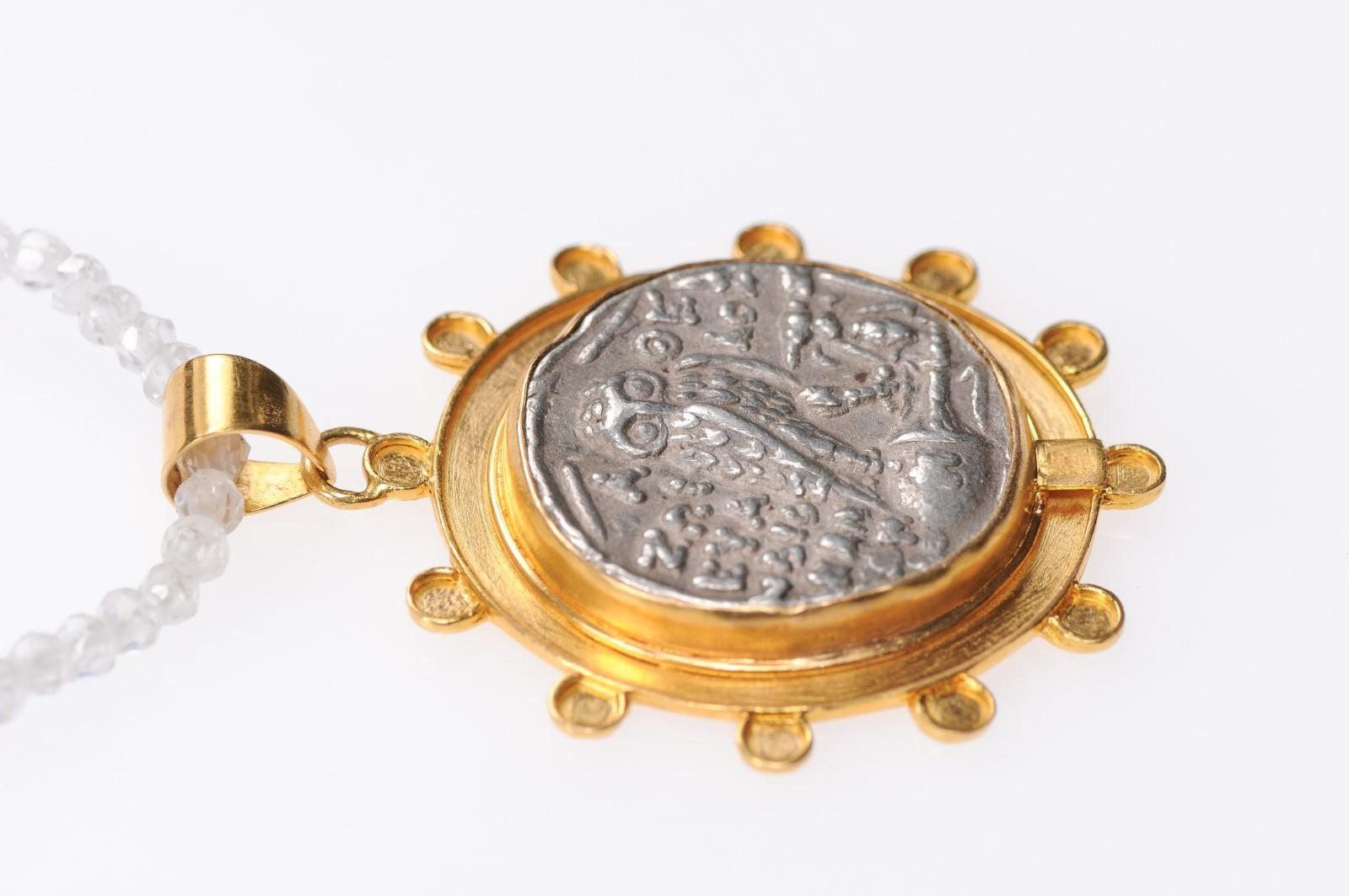 Pendentif en pièces de monnaie Chouette et Athéna de la Grèce antique (pendentif uniquement) en vente 2