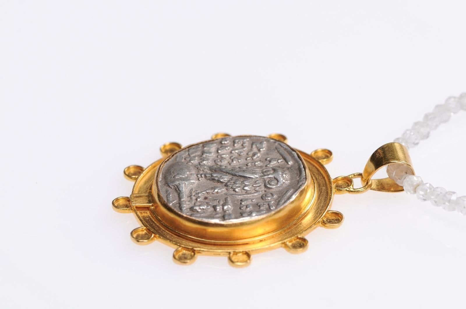 Pendentif en pièces de monnaie Chouette et Athéna de la Grèce antique (pendentif uniquement) en vente 3