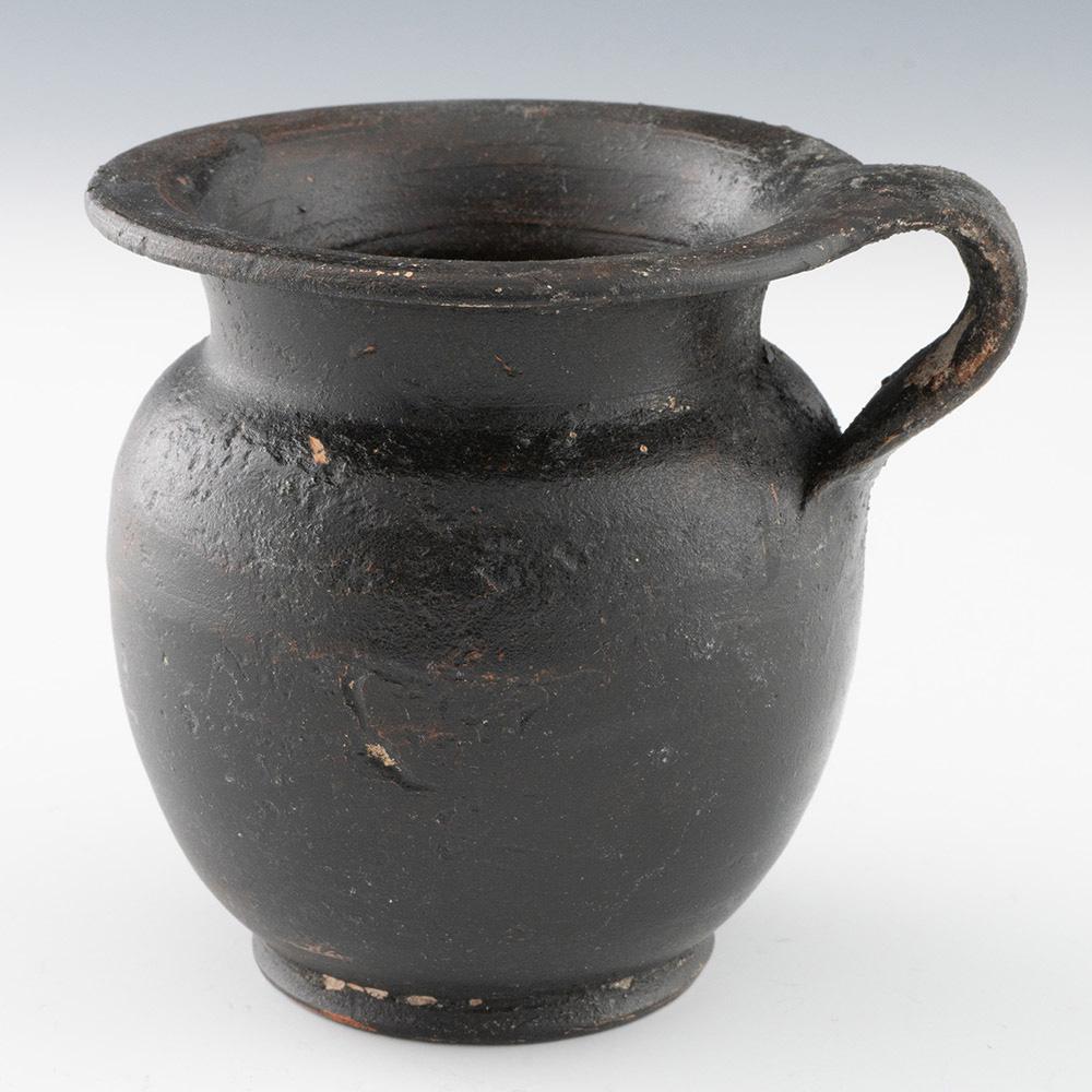 Intitulé : Ancienne poterie grecque Coupe attique à glaçure noire

MATERIAL : Poterie émaillée noire

Période : Grec ancien

Date : c450BC

Origine : Attique/Athènes, Grèce 

Condit : VF, léger dommage cosmétique à la glaçure correspondant à l'âge.