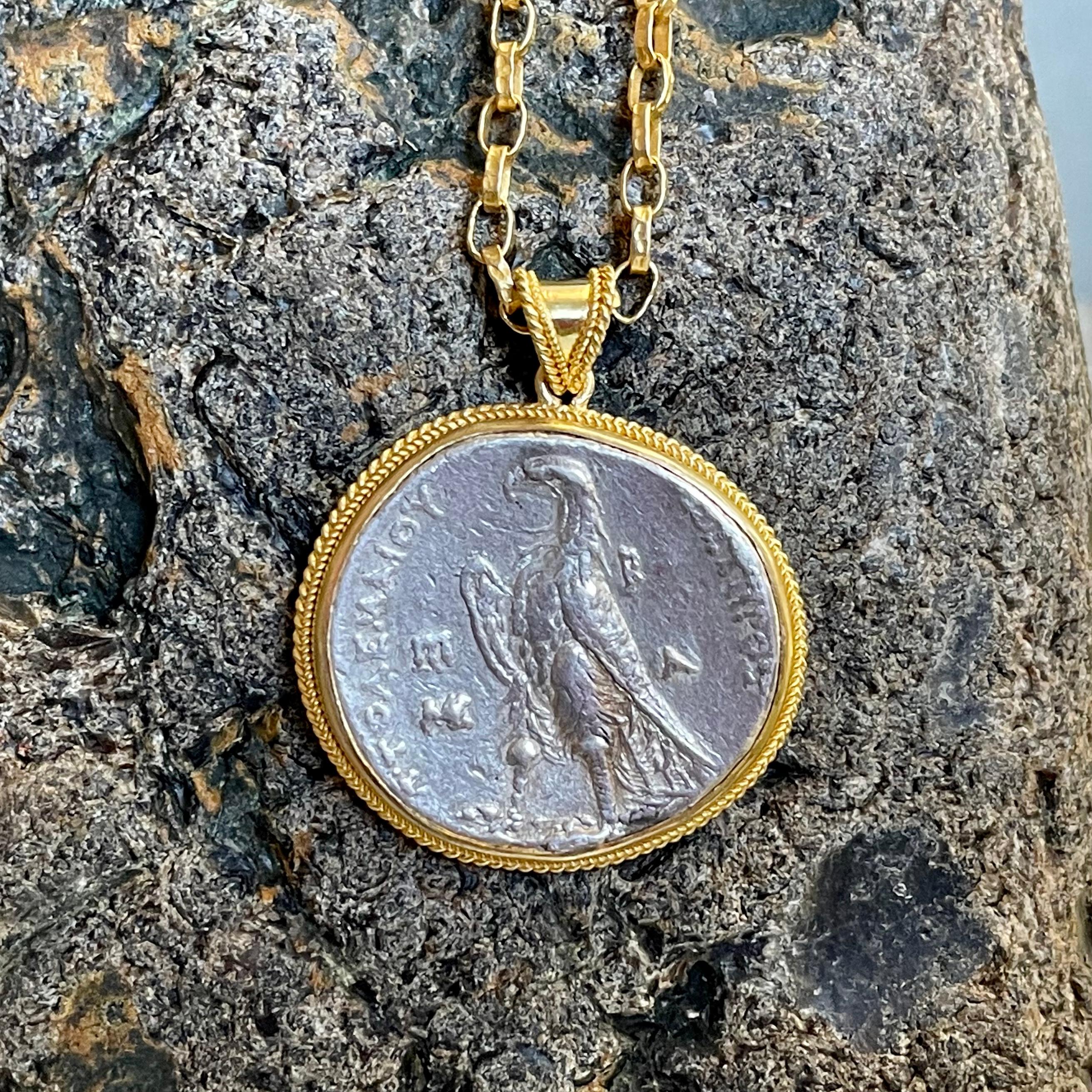 Pendentif en or 18 carats:: dynastie ptolémaïque grecque ancienne:: 3e siècle avant J.-C.:: pièce d'aigle 3
