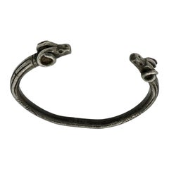 Antikes griechisches Silberarmband mit Widderköpfen und Widderköpfen aus dem 4. Jahrhundert BC Museumsqualität