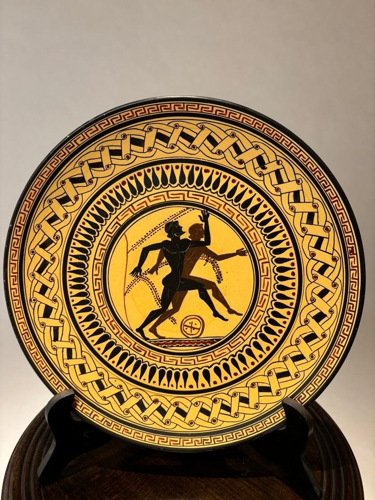 Ancient Greek Style Charger With Olympian Runners In Good Condition For Sale In Stamford, CT
