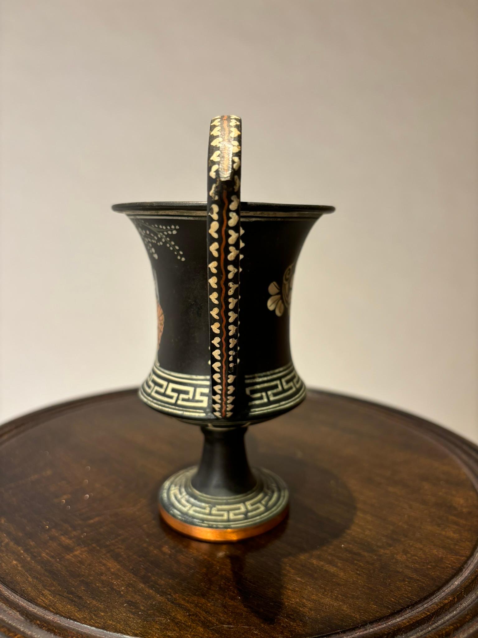 Greco classico Kantharos in stile greco antico dipinto a mano, tazza da bere con manici alti in vendita
