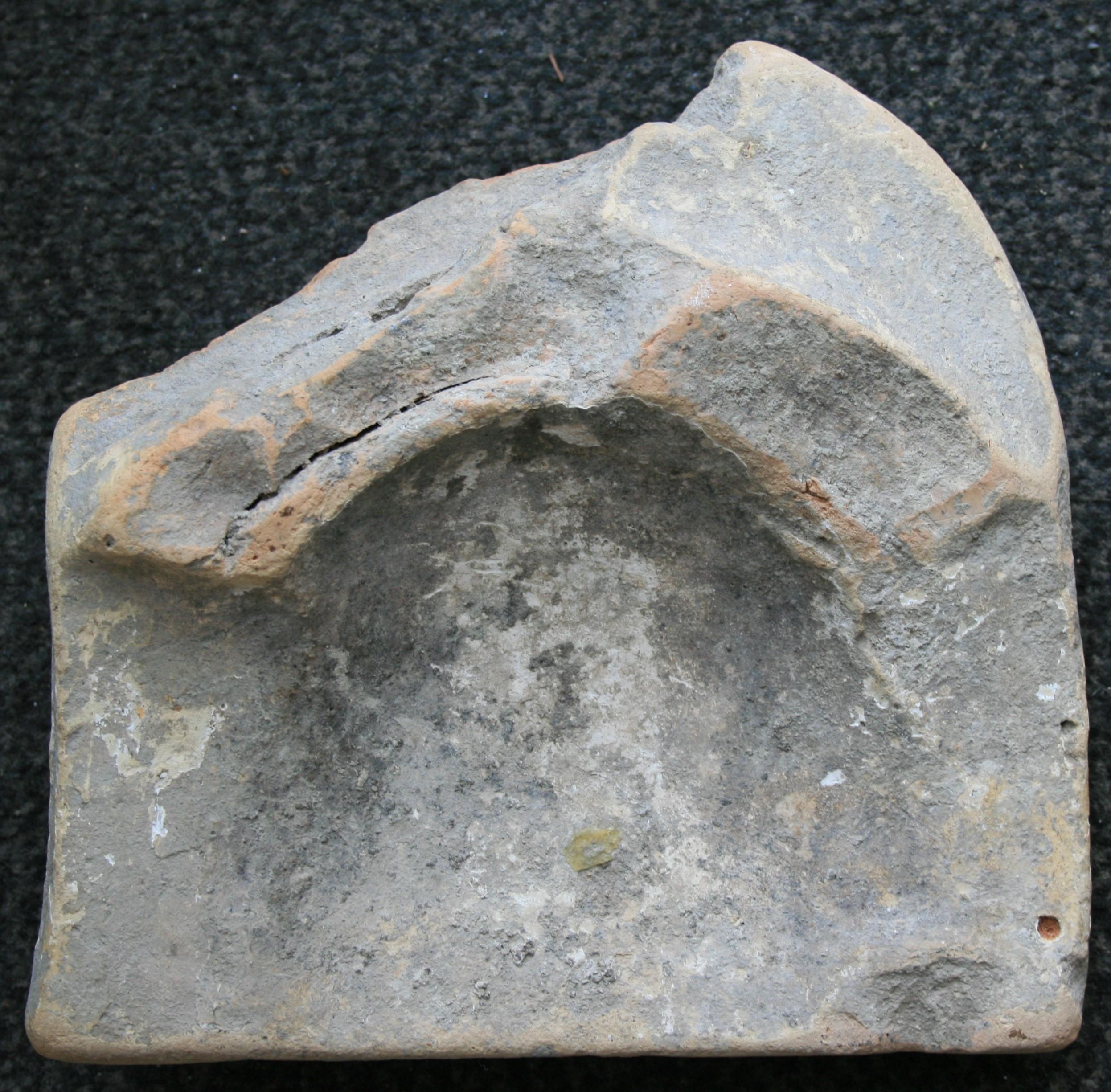 Greco classico Antica Antefissa greca in terracotta a forma di testa di Artemide Bendis, Taranto in vendita
