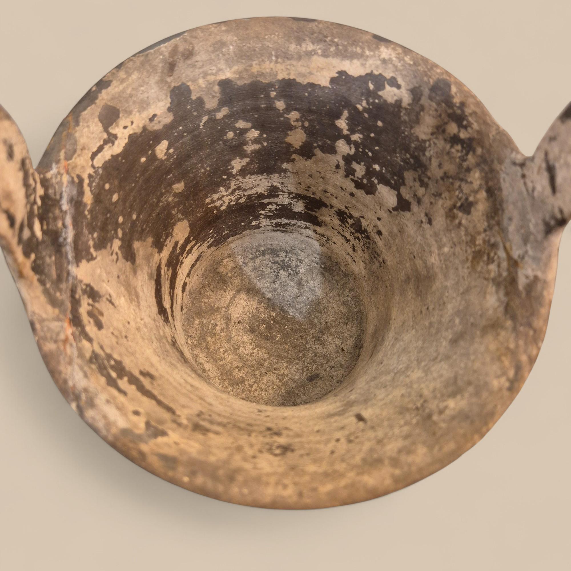 Antico Kantharos greco in terracotta con certificato di termoluminescenza, ca. 1º secolo in vendita 4