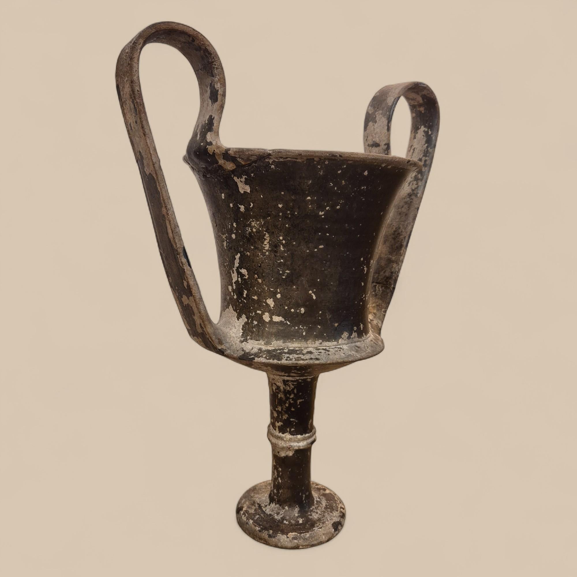 Terracotta Antico Kantharos greco in terracotta con certificato di termoluminescenza, ca. 1º secolo in vendita