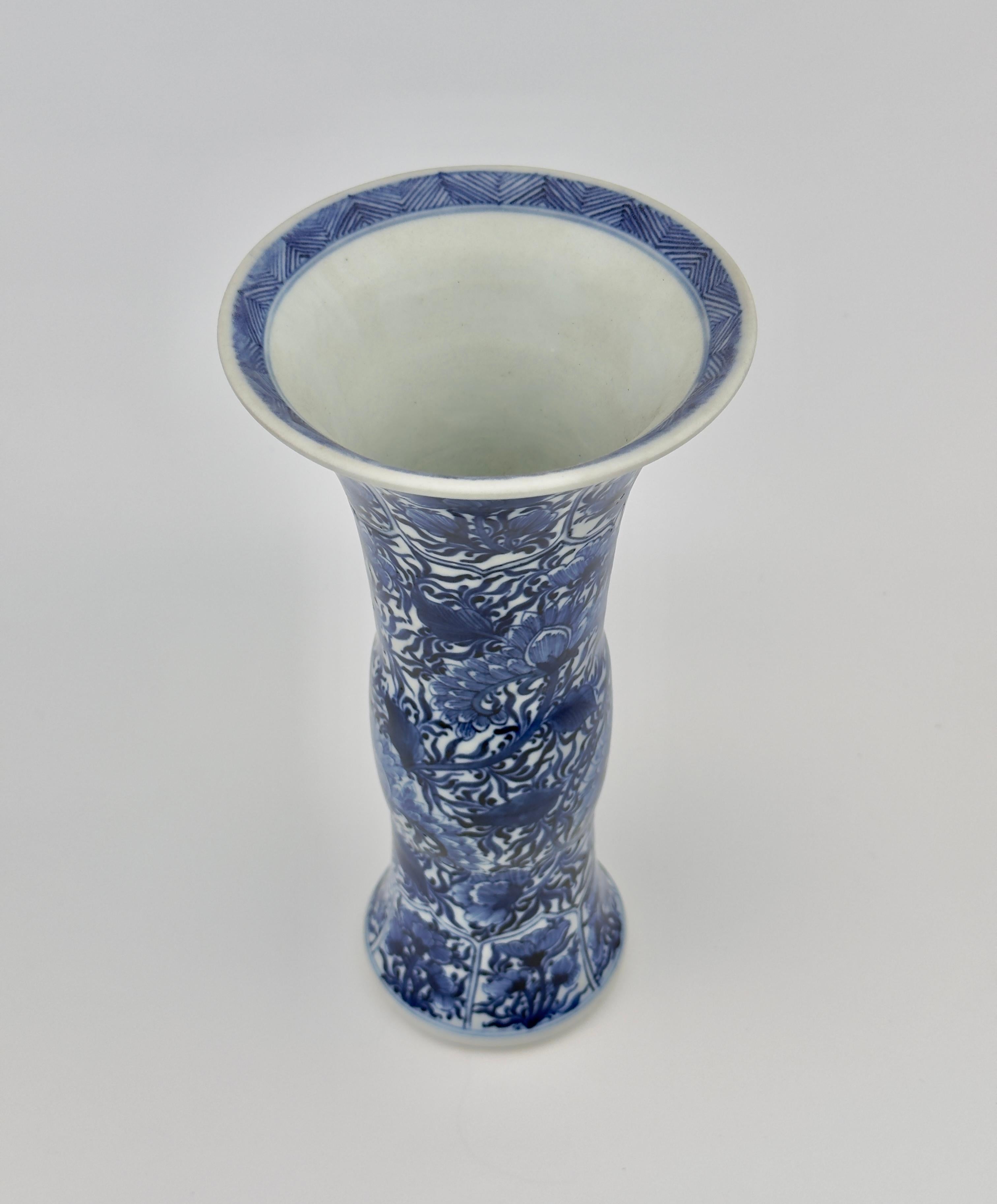 Late 17th Century Ancient Gu Shape Blue And White Vase, Qing Dynasty, Kangxi Era, Circa 1690 For Sale