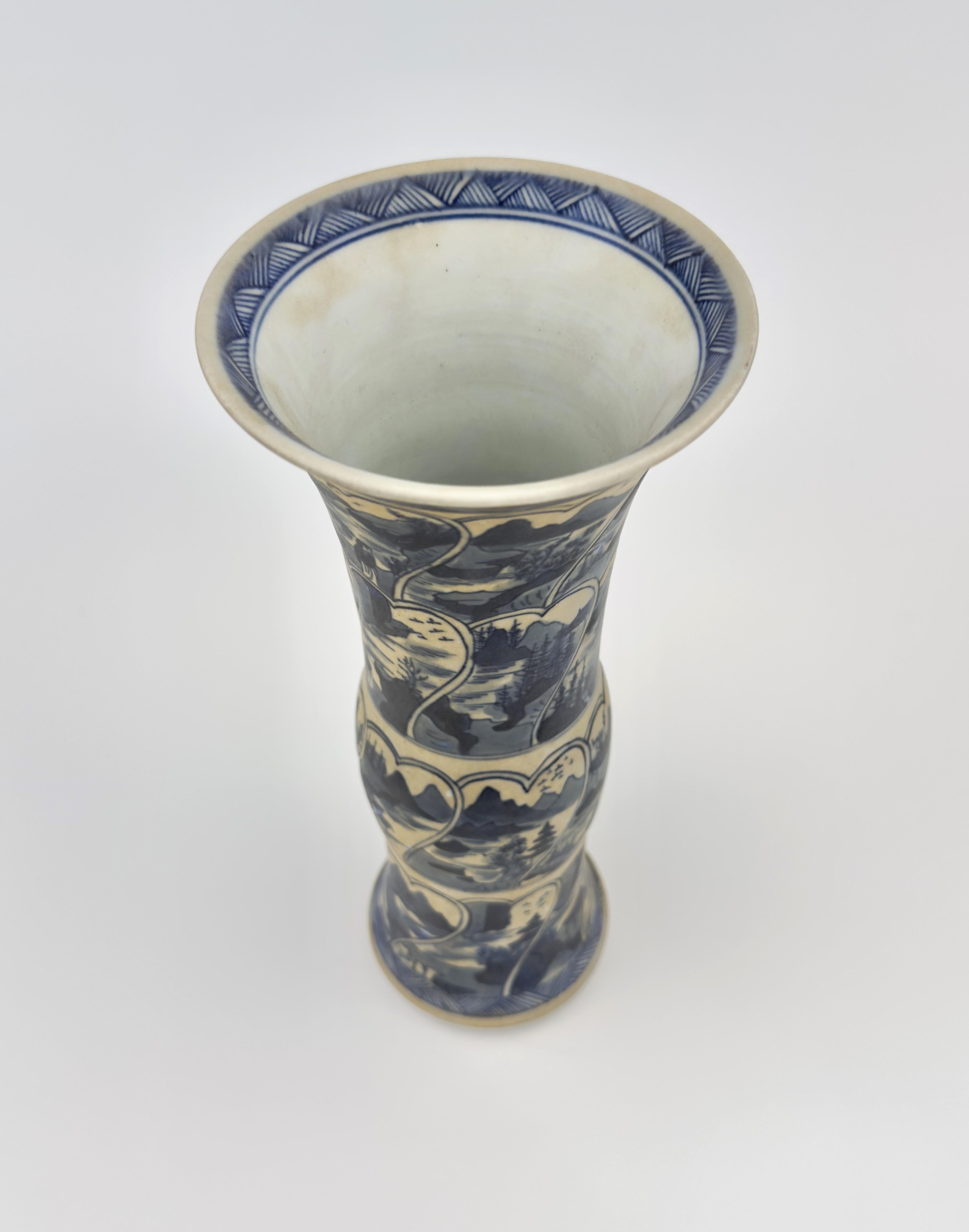 Ancient Gu Shape 'Riverscapes' vase, Qing Dynasty, Kangxi era, Circa 1690 In Good Condition For Sale In seoul, KR