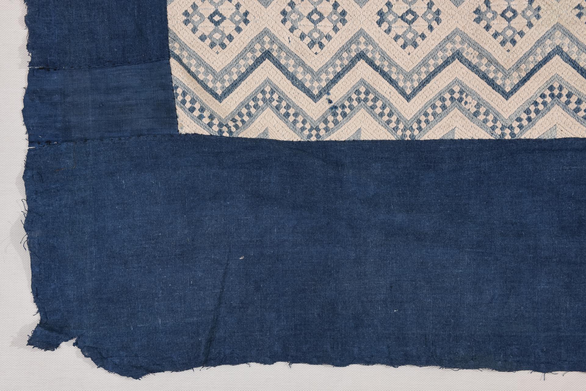Ancien panneau brodé GUAN-XI rare Bon état - En vente à Alessandria, Piemonte