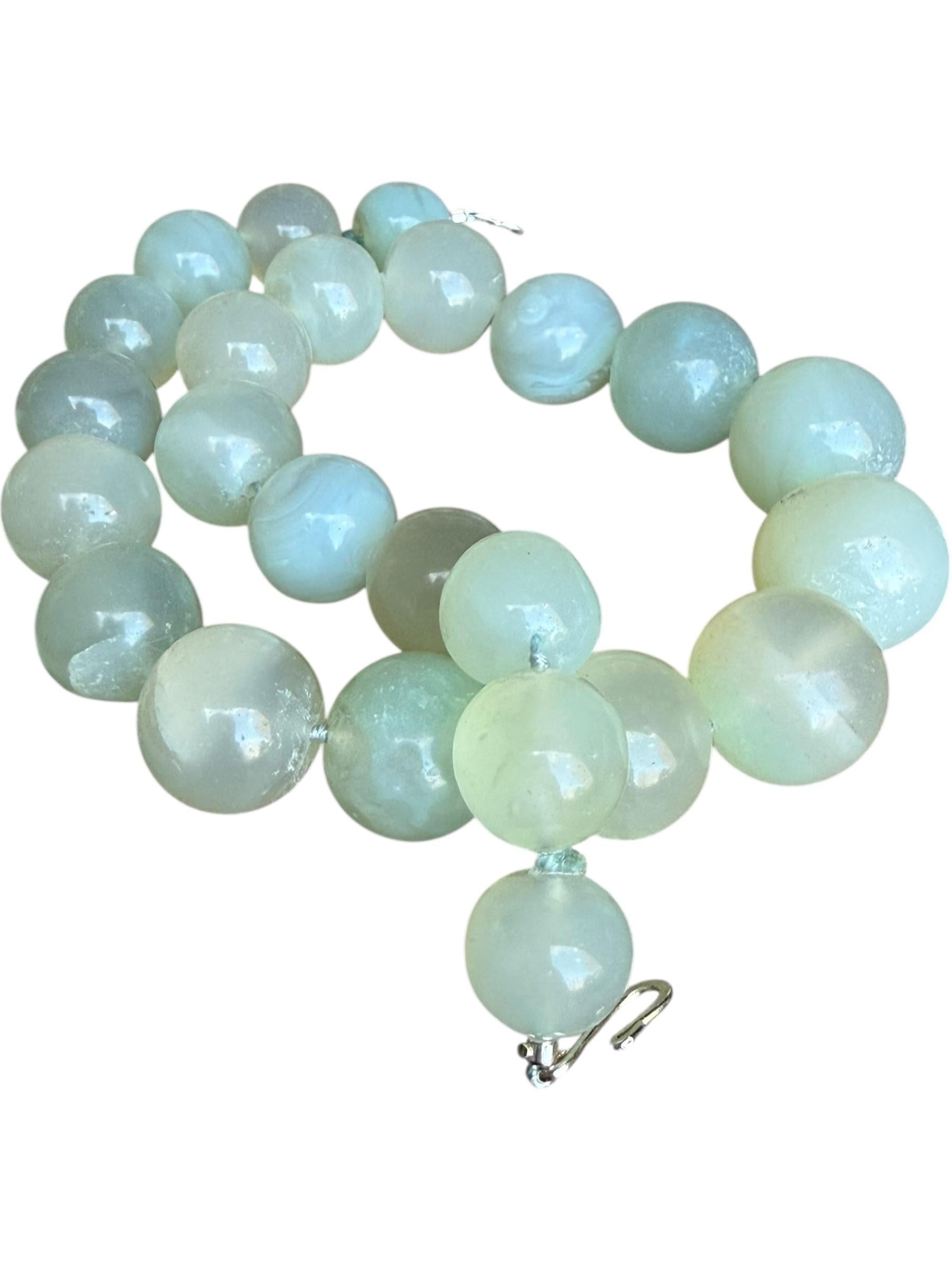 Antica collana di perle di agata dell'Himalaya, risalente a 2000+ anni fa, grande e rotonda, in celadon In condizioni buone in vendita a Milford, DE