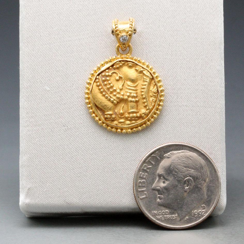 Antikes Indien 10. Jahrhundert CE Gold Elefantenmünze Diamant-Anhänger 22K Gold (Rosenschliff) im Angebot
