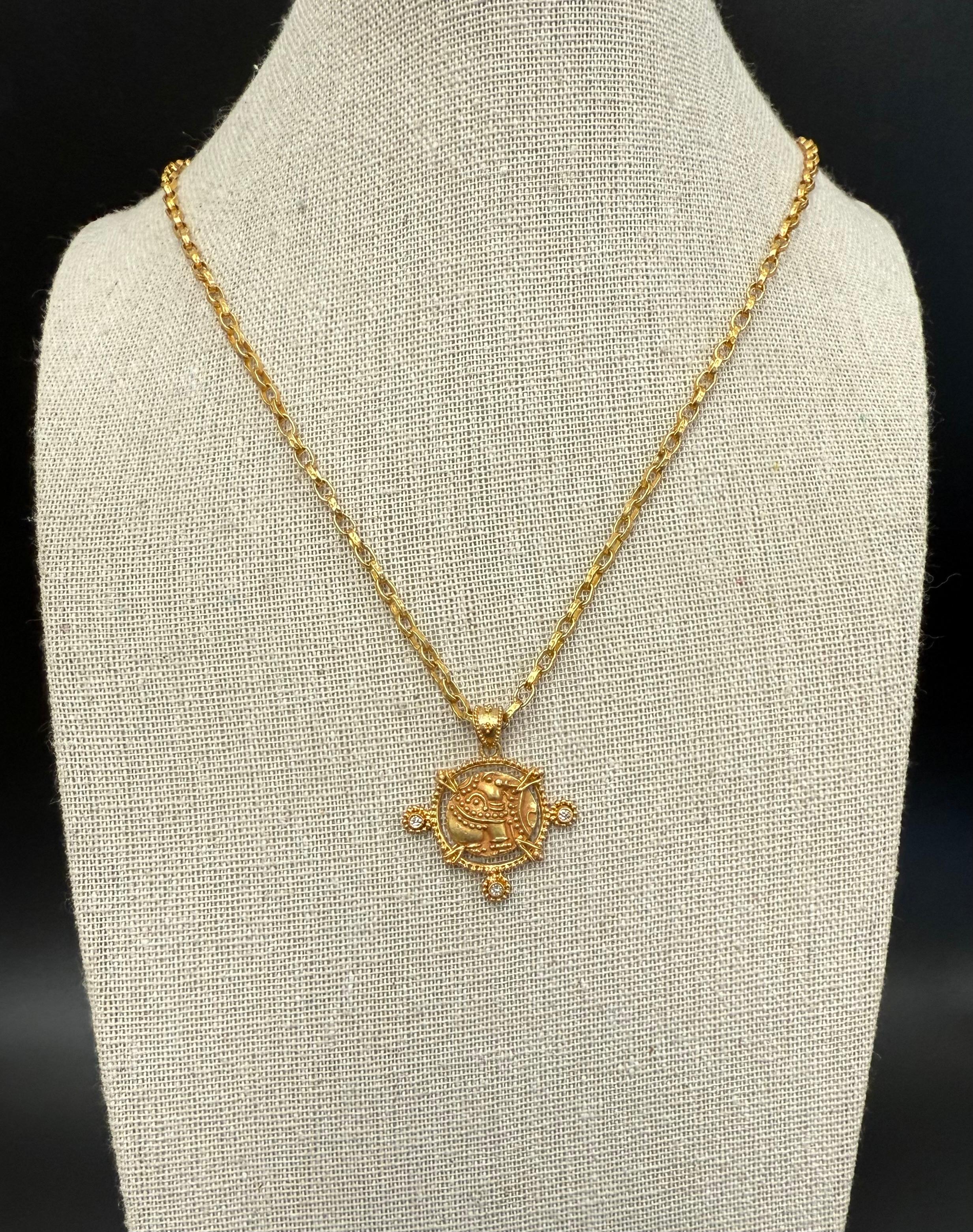 Contemporain Pendentif en or à l'éléphant de l'Inde ancienne du 10e siècle de l'ère chrétienne, avec diamants en vente