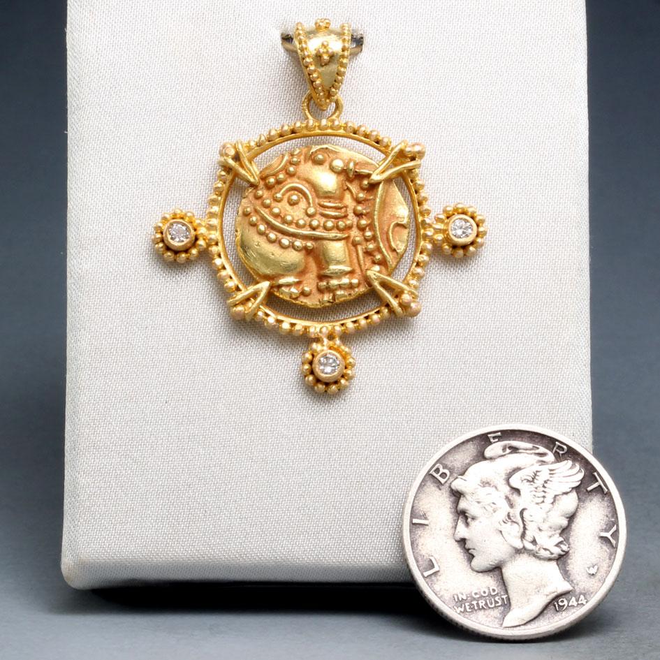 Taille rose Pendentif en or à l'éléphant de l'Inde ancienne du 10e siècle de l'ère chrétienne, avec diamants en vente