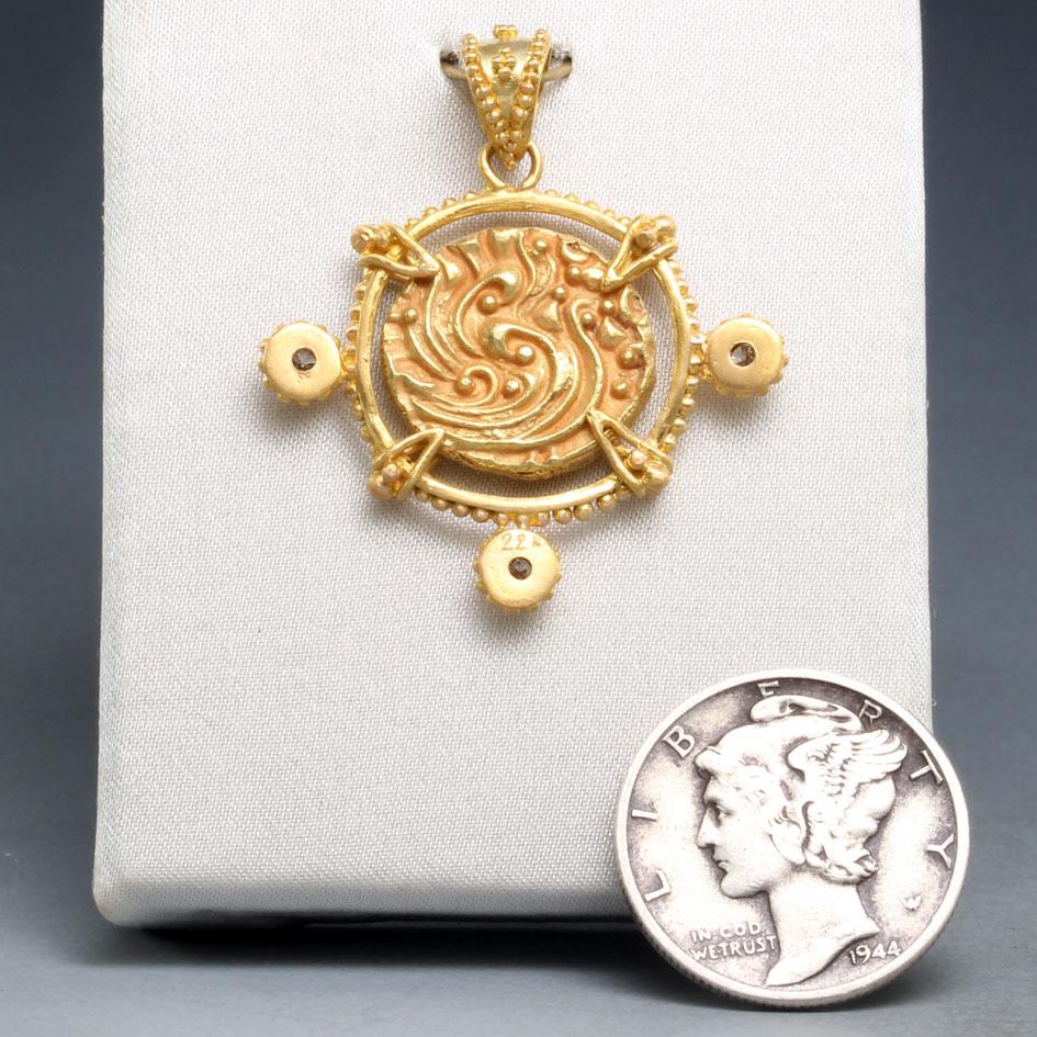 Pendentif en or à l'éléphant de l'Inde ancienne du 10e siècle de l'ère chrétienne, avec diamants Unisexe en vente